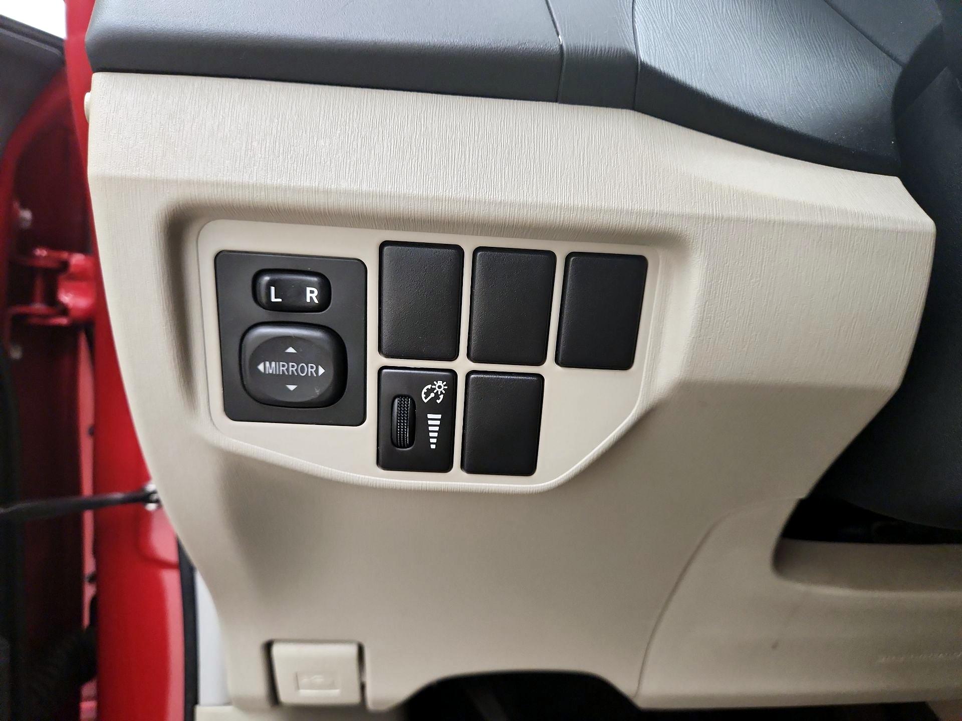 Thumbnail: 2014 Toyota Prius - 13