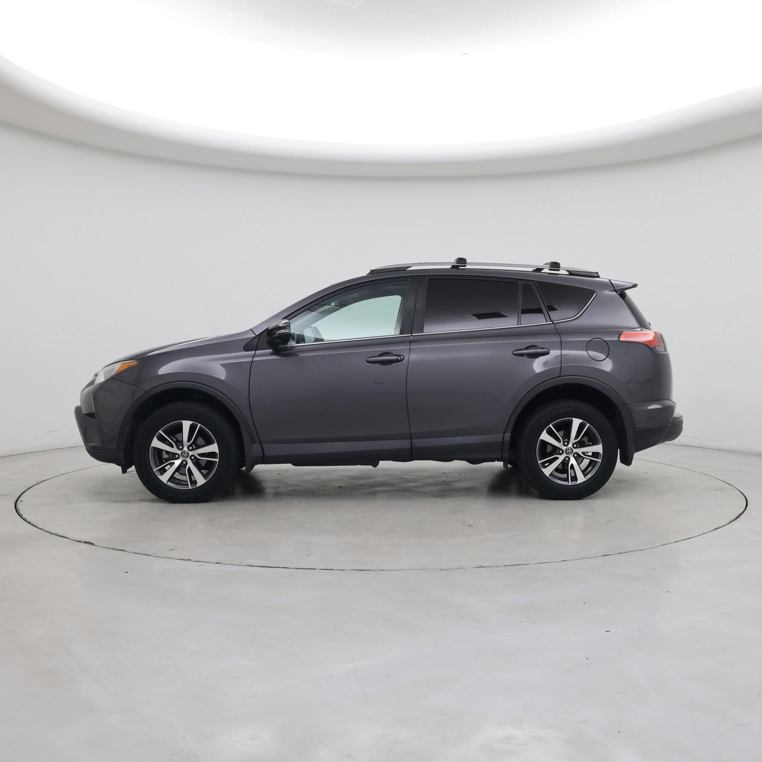 Thumbnail: 2017 Toyota RAV4 - 3