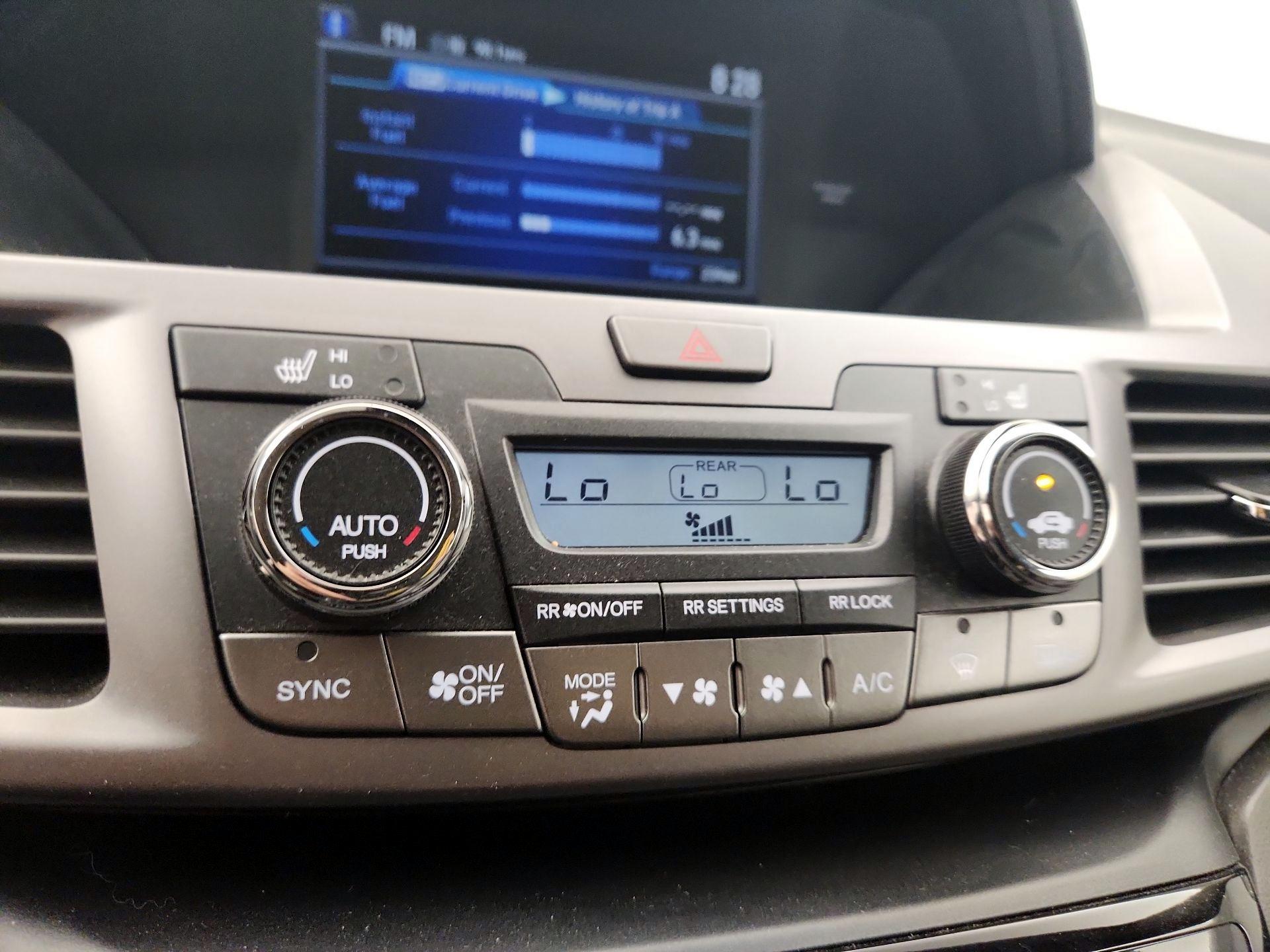 Thumbnail: 2014 Honda Odyssey - 16