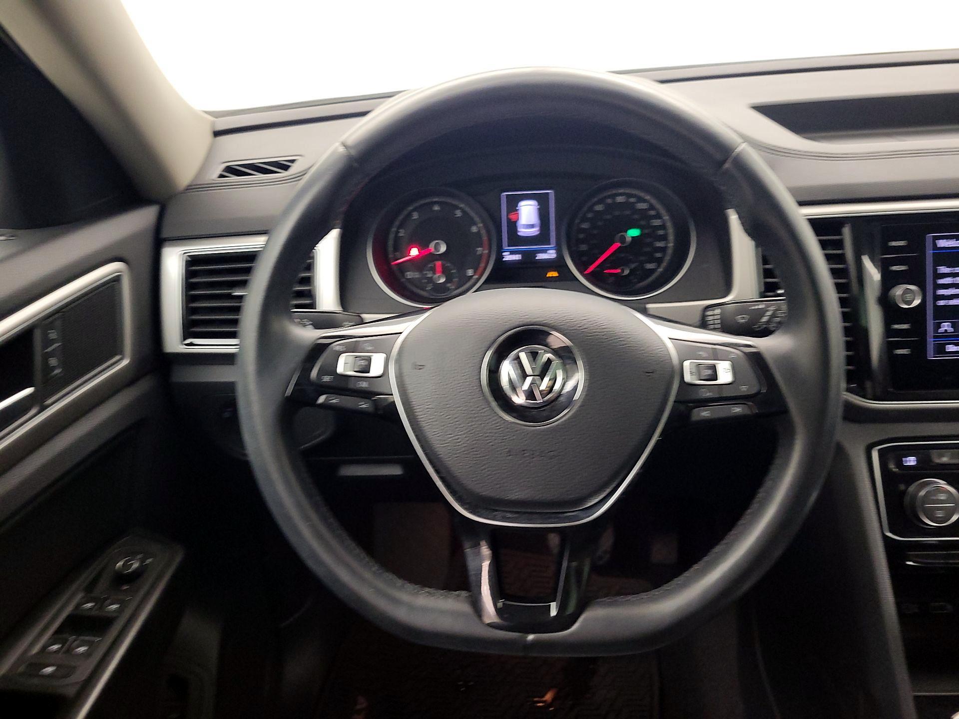 Thumbnail: 2018 Volkswagen Atlas - 10