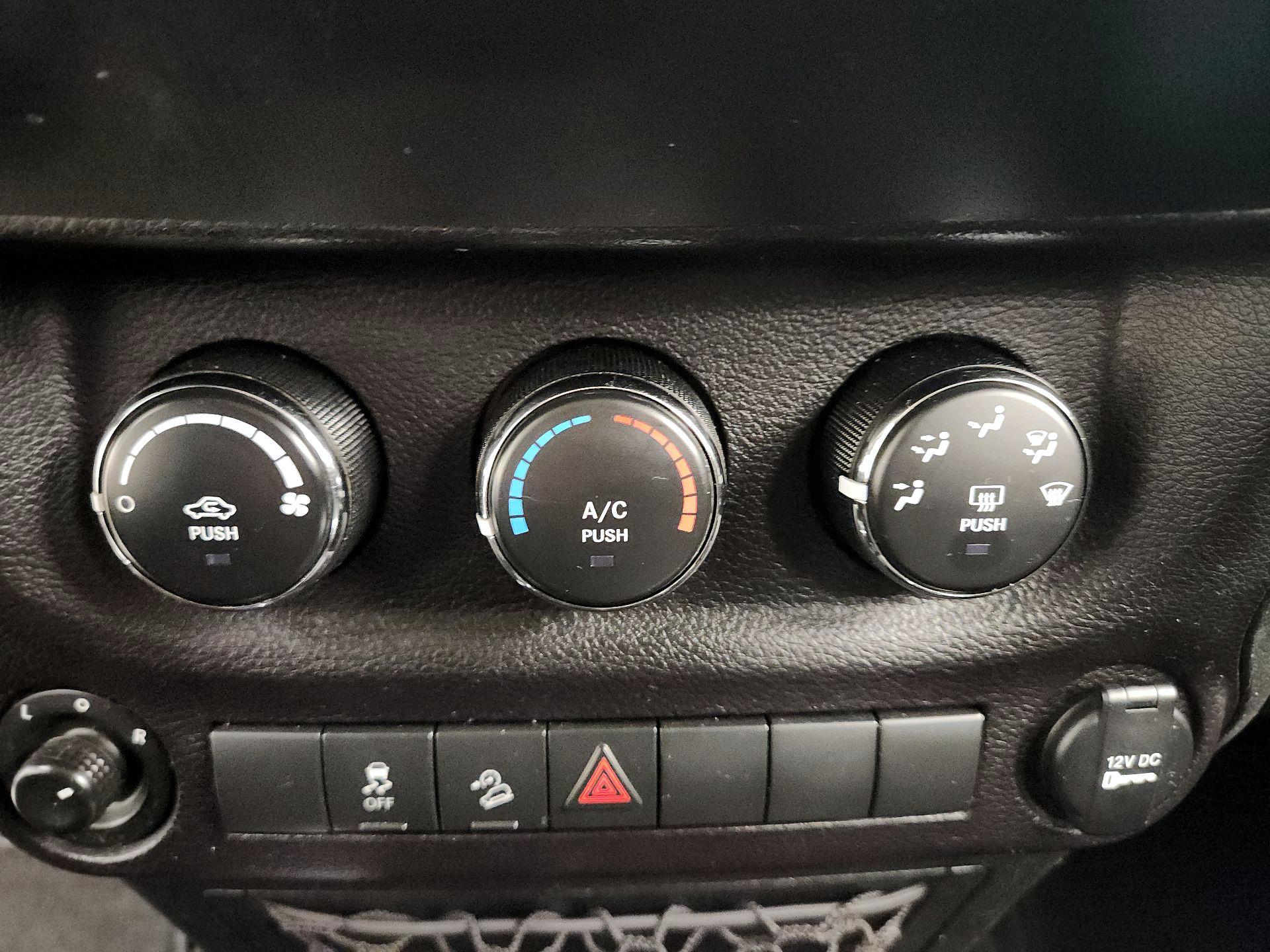Thumbnail: 2018 Jeep Wrangler - 14