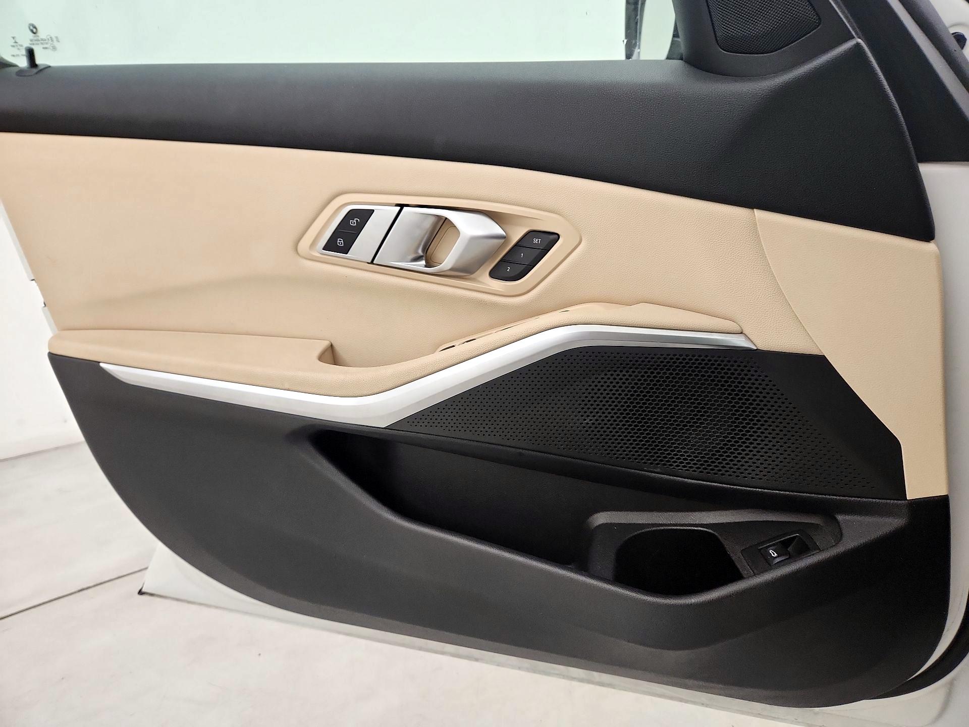 Thumbnail: 2020 BMW 3 Series - 12