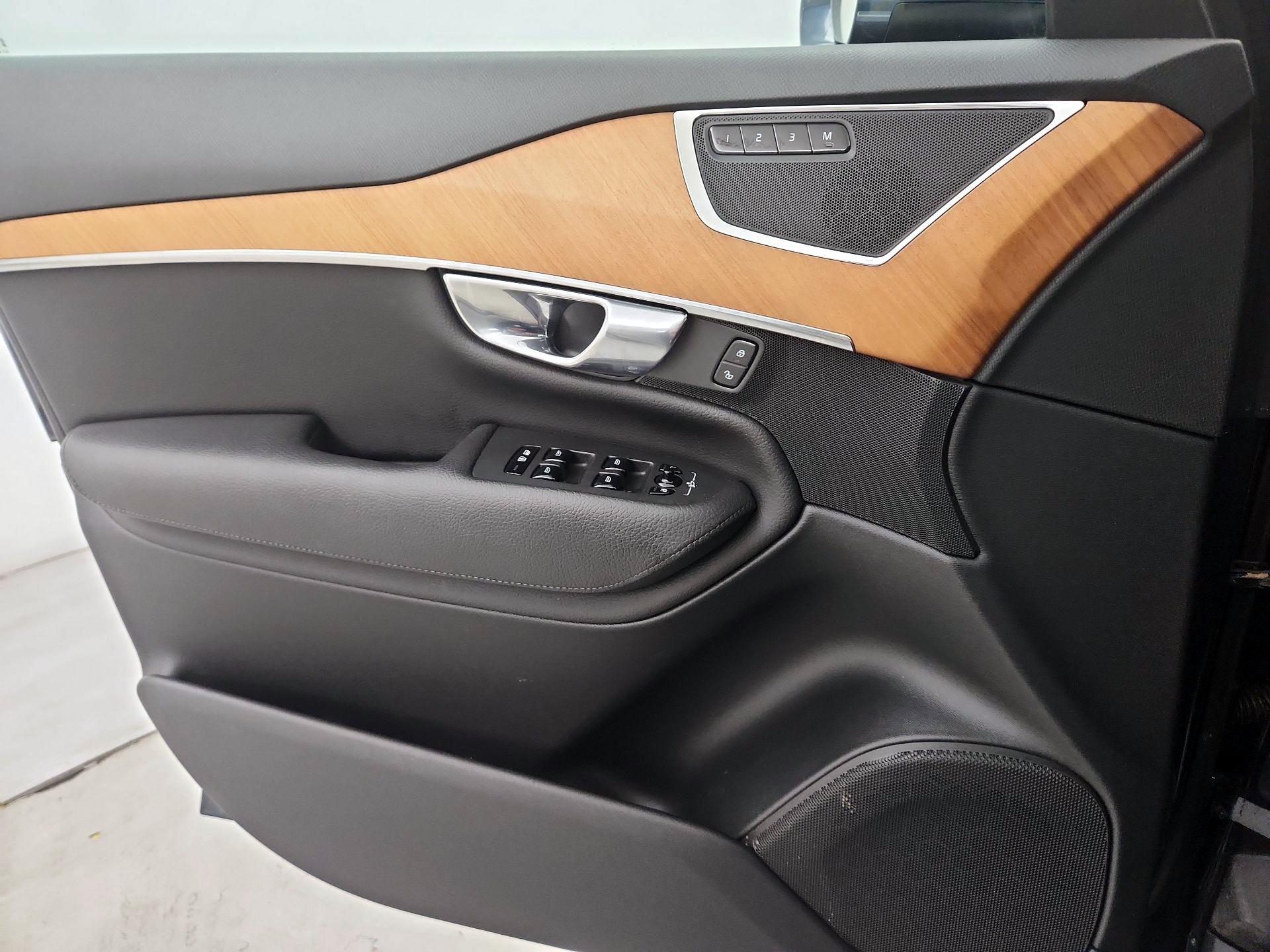 Thumbnail: 2021 Volvo XC90 - 12