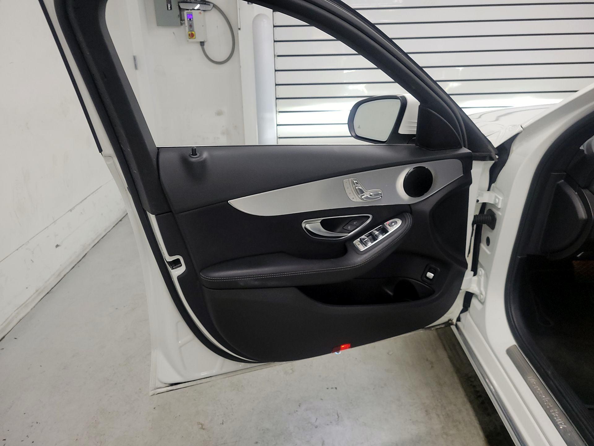 Thumbnail: 2019 Mercedes-Benz C-Class - 12