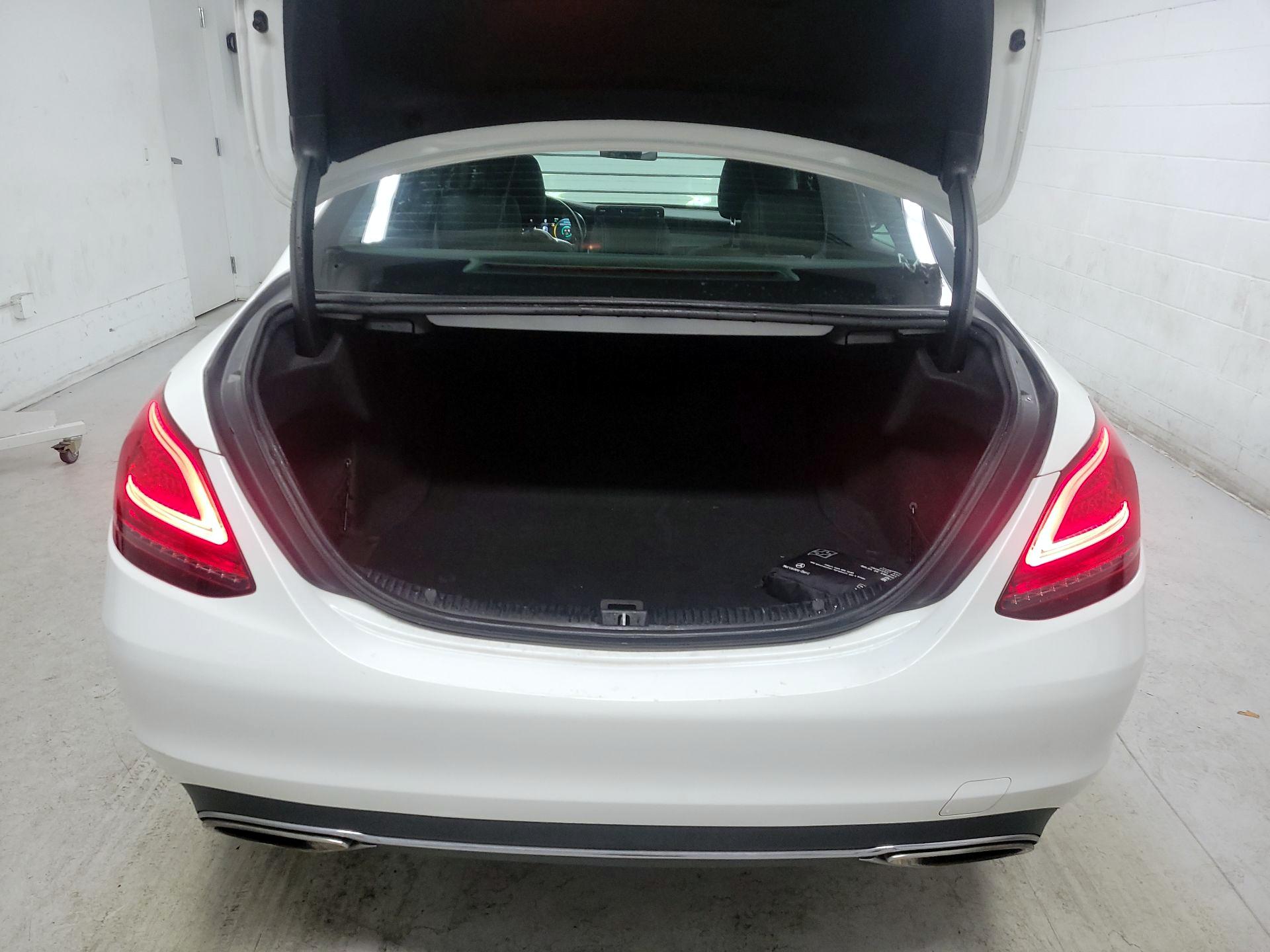 Thumbnail: 2019 Mercedes-Benz C-Class - 18