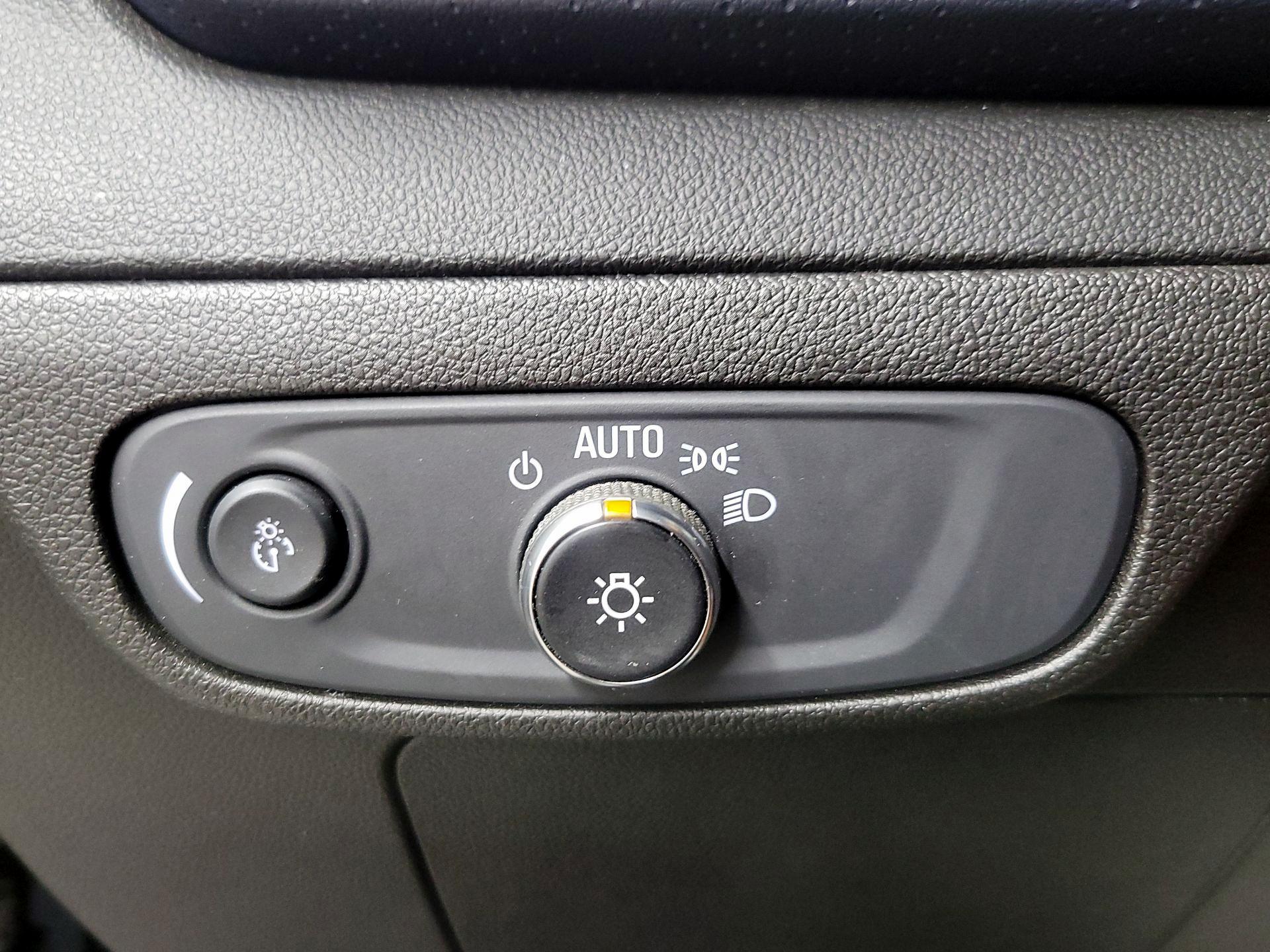 Thumbnail: 2022 Chevrolet Bolt EUV - 13