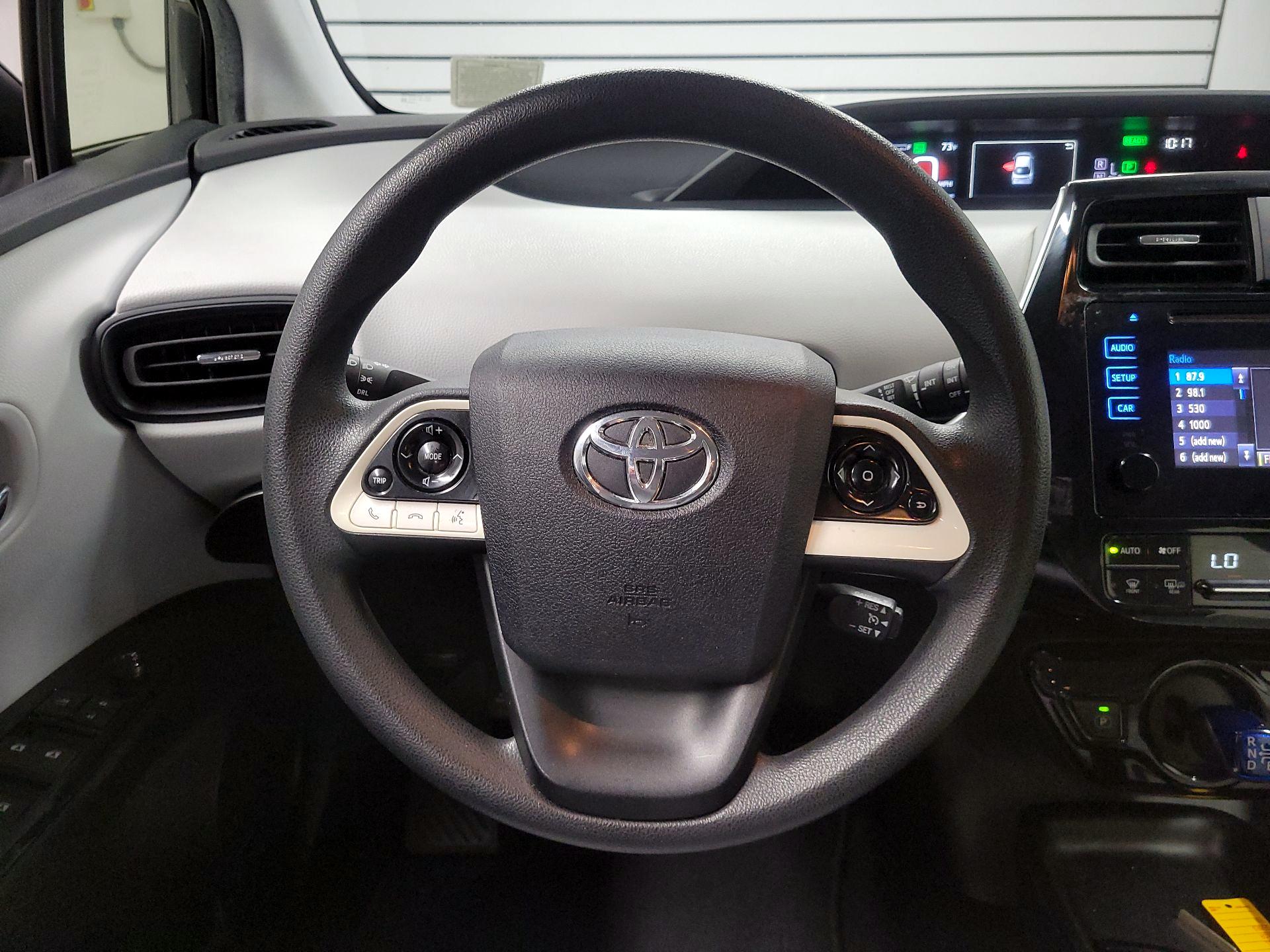 Thumbnail: 2016 Toyota Prius - 10