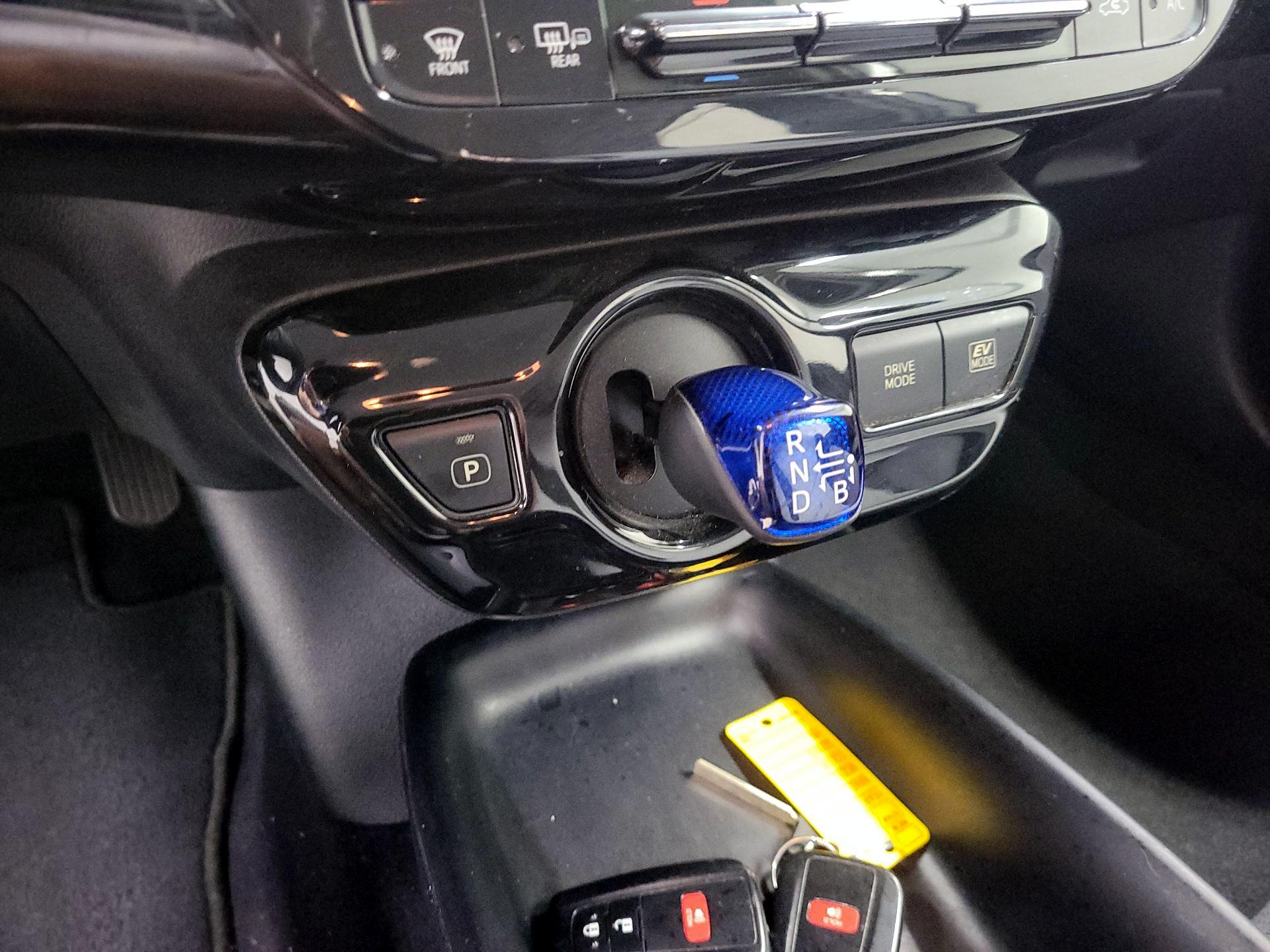 Thumbnail: 2016 Toyota Prius - 17