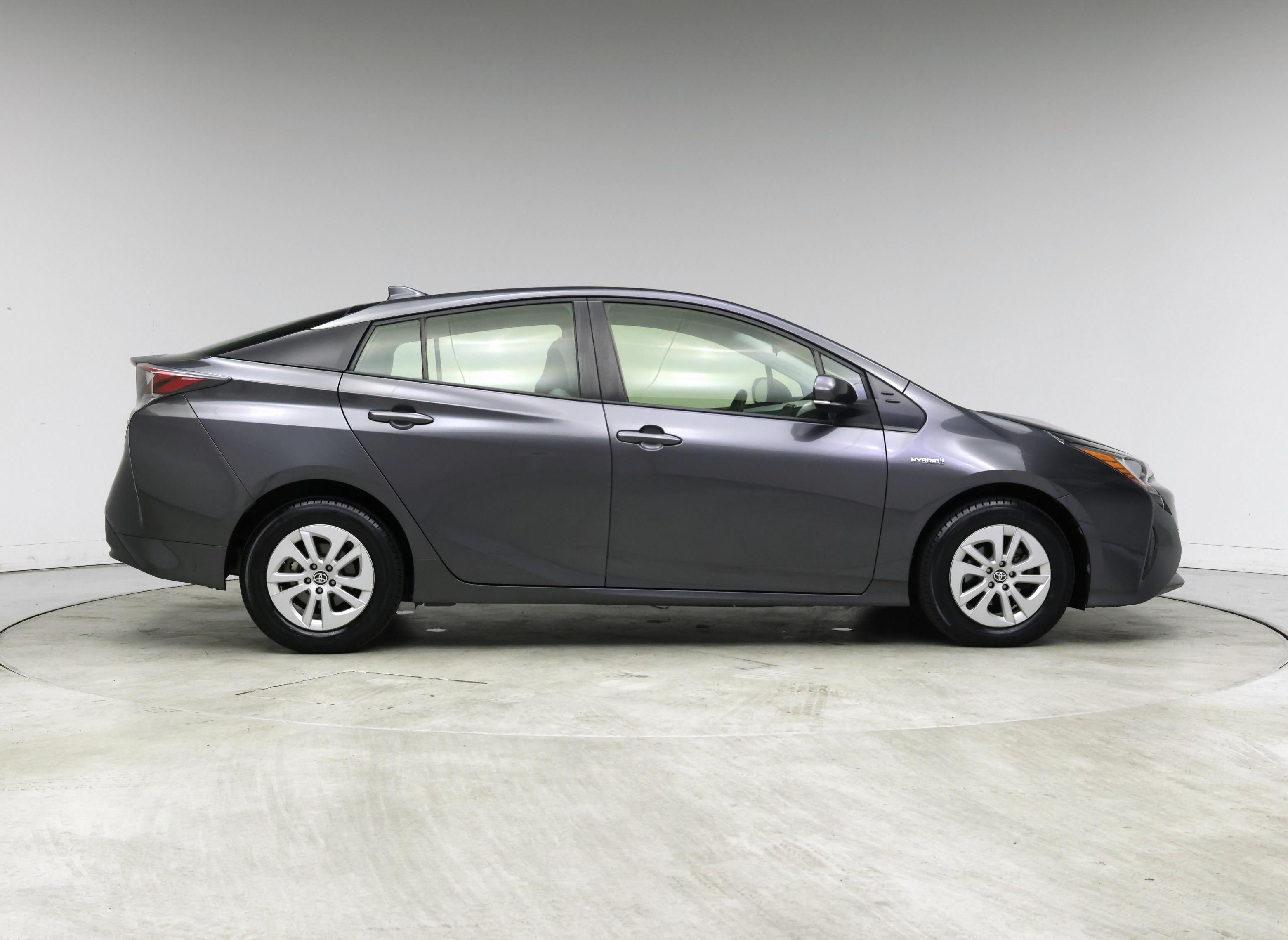 Thumbnail: 2016 Toyota Prius - 7
