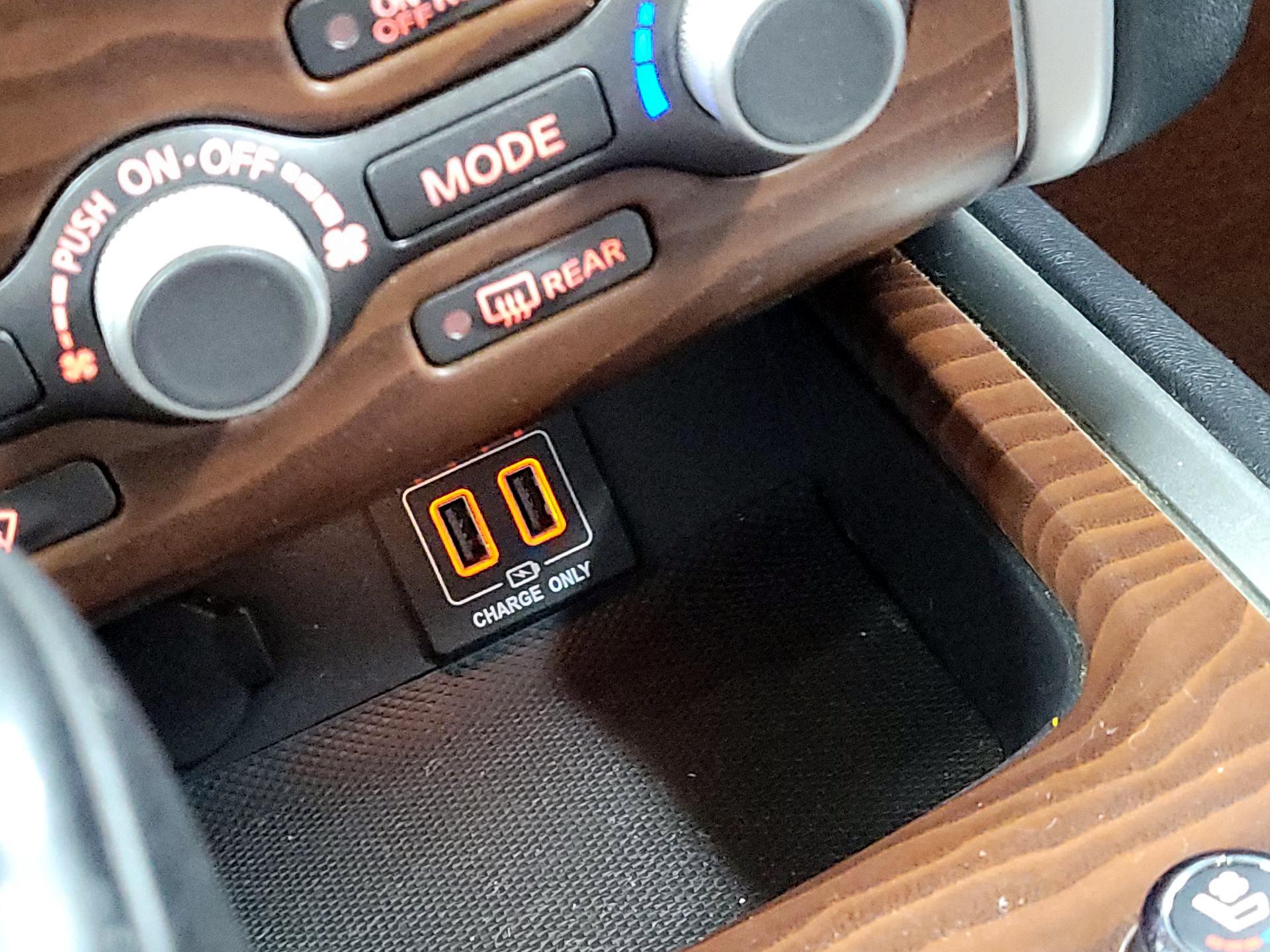Thumbnail: 2018 Nissan Pathfinder - 16