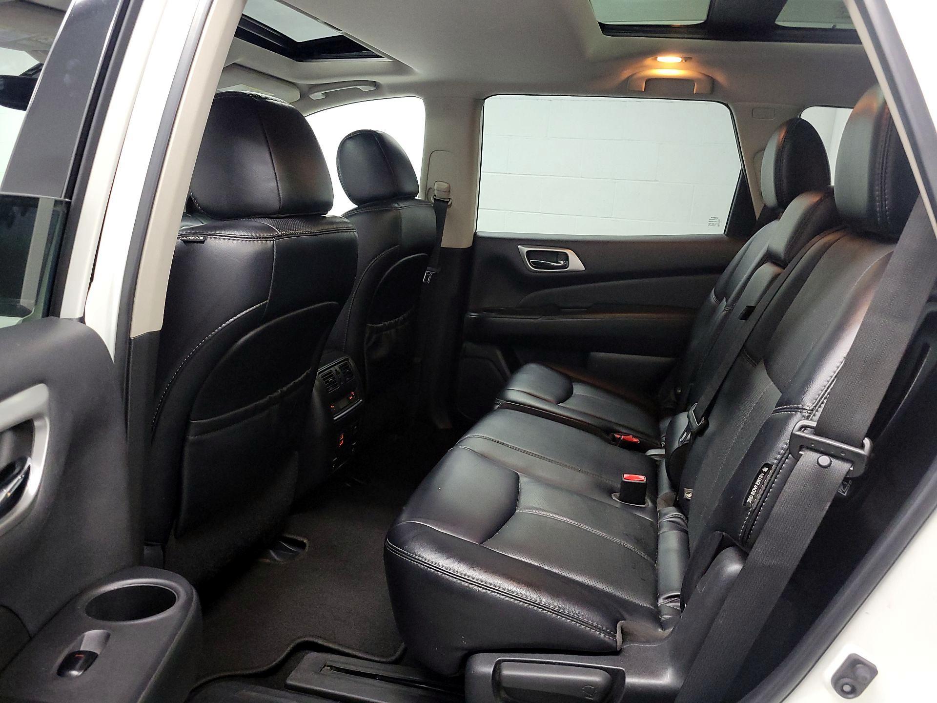 Thumbnail: 2018 Nissan Pathfinder - 17