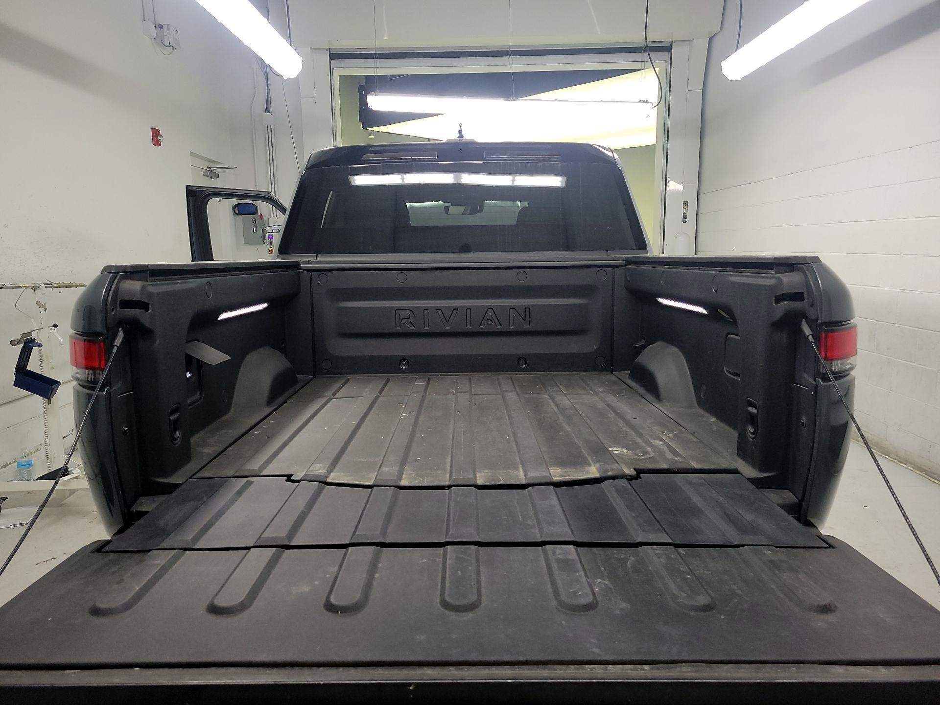 Thumbnail: 2022 Rivian R1T - 19
