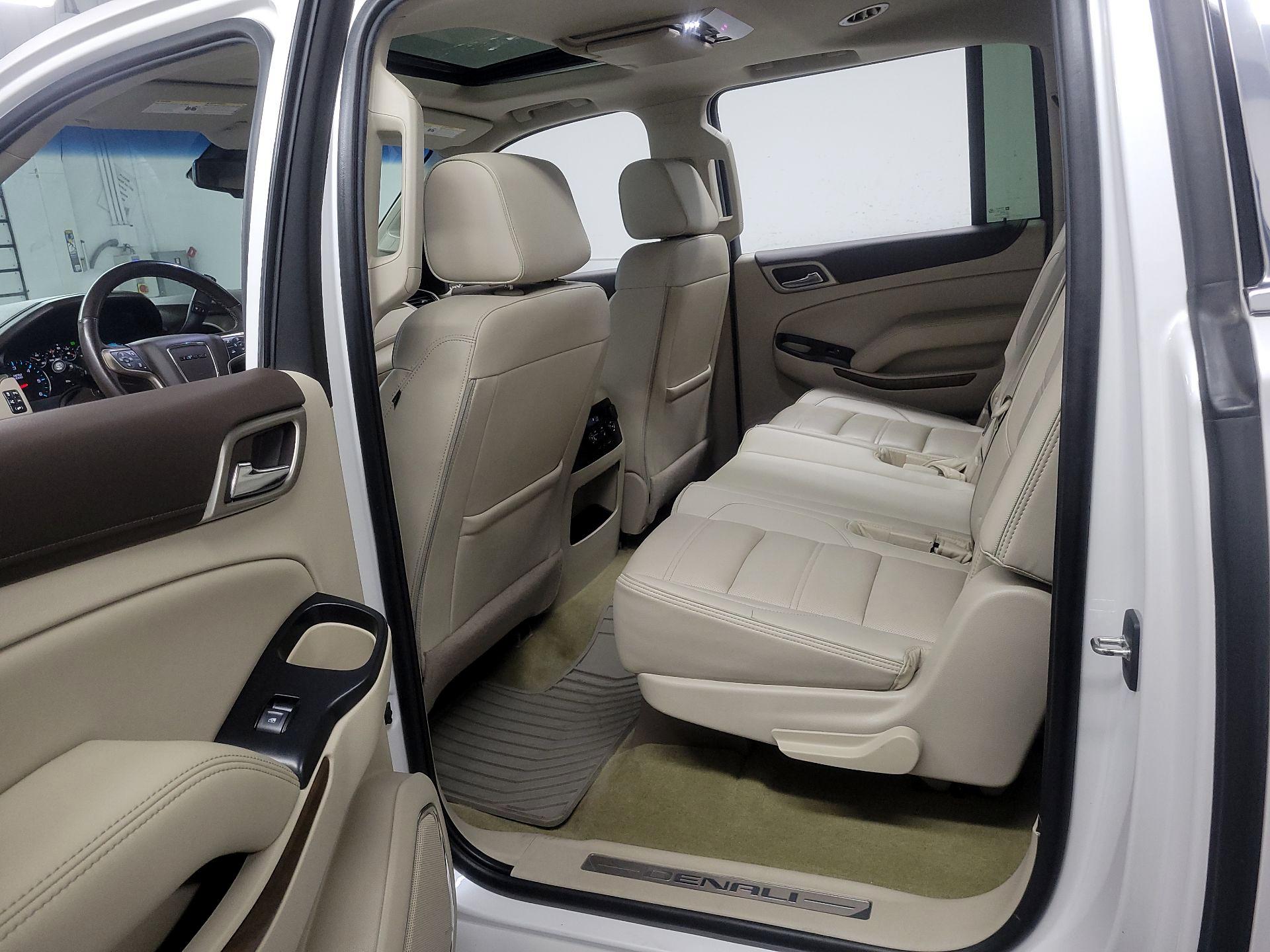 Thumbnail: 2019 GMC Yukon XL - 19