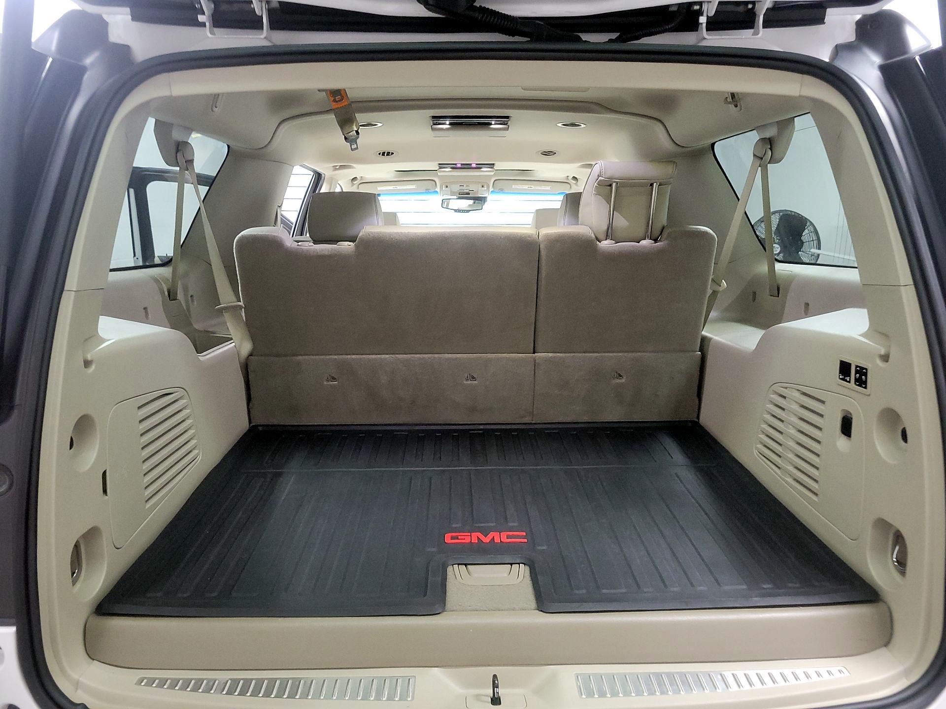 Thumbnail: 2019 GMC Yukon XL - 20