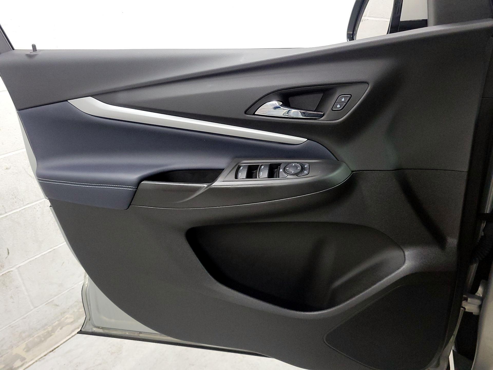 Thumbnail: 2023 Chevrolet Bolt EUV - 12
