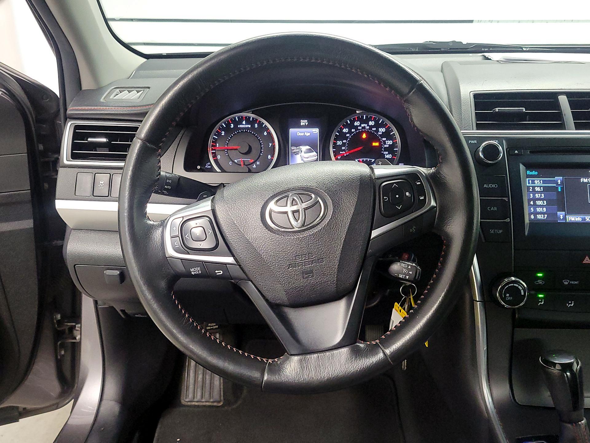 Thumbnail: 2015 Toyota Camry - 10