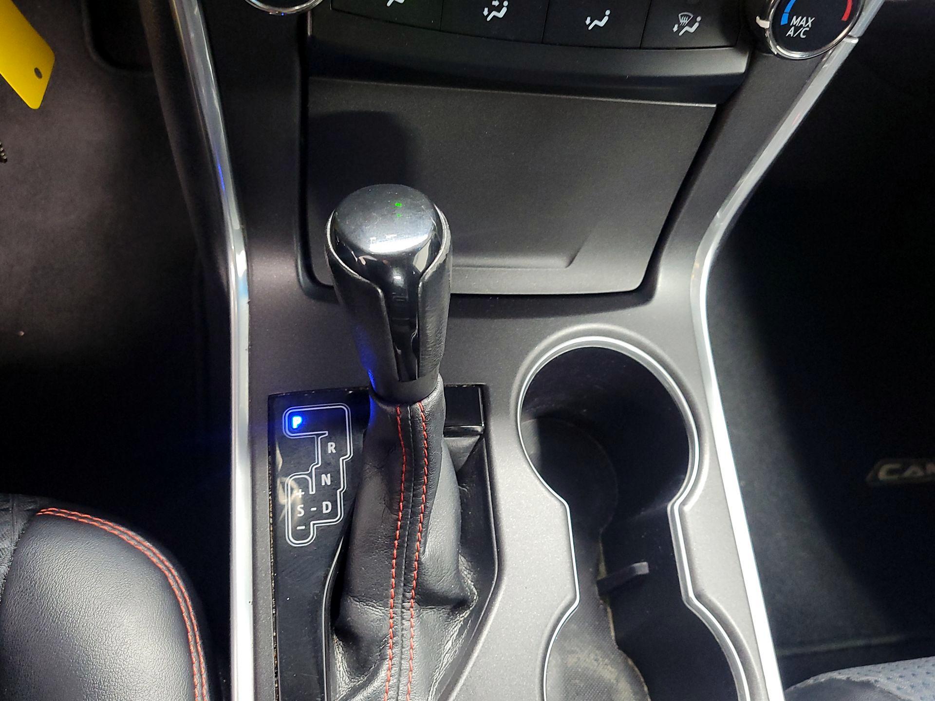 Thumbnail: 2015 Toyota Camry - 17