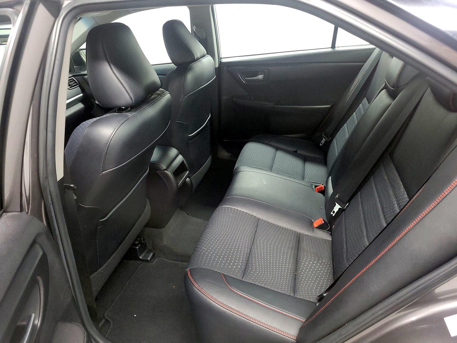 Thumbnail: 2015 Toyota Camry - 18
