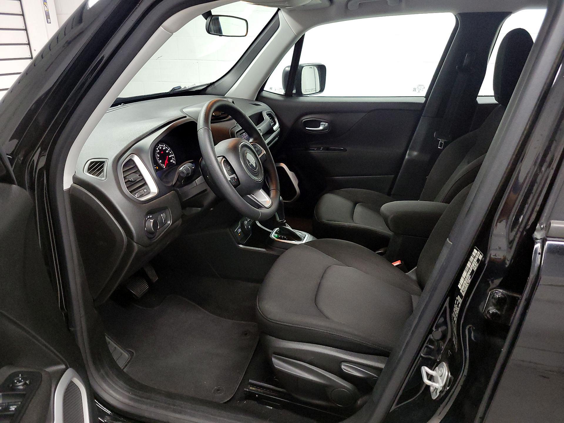 Thumbnail: 2018 Jeep Renegade - 11