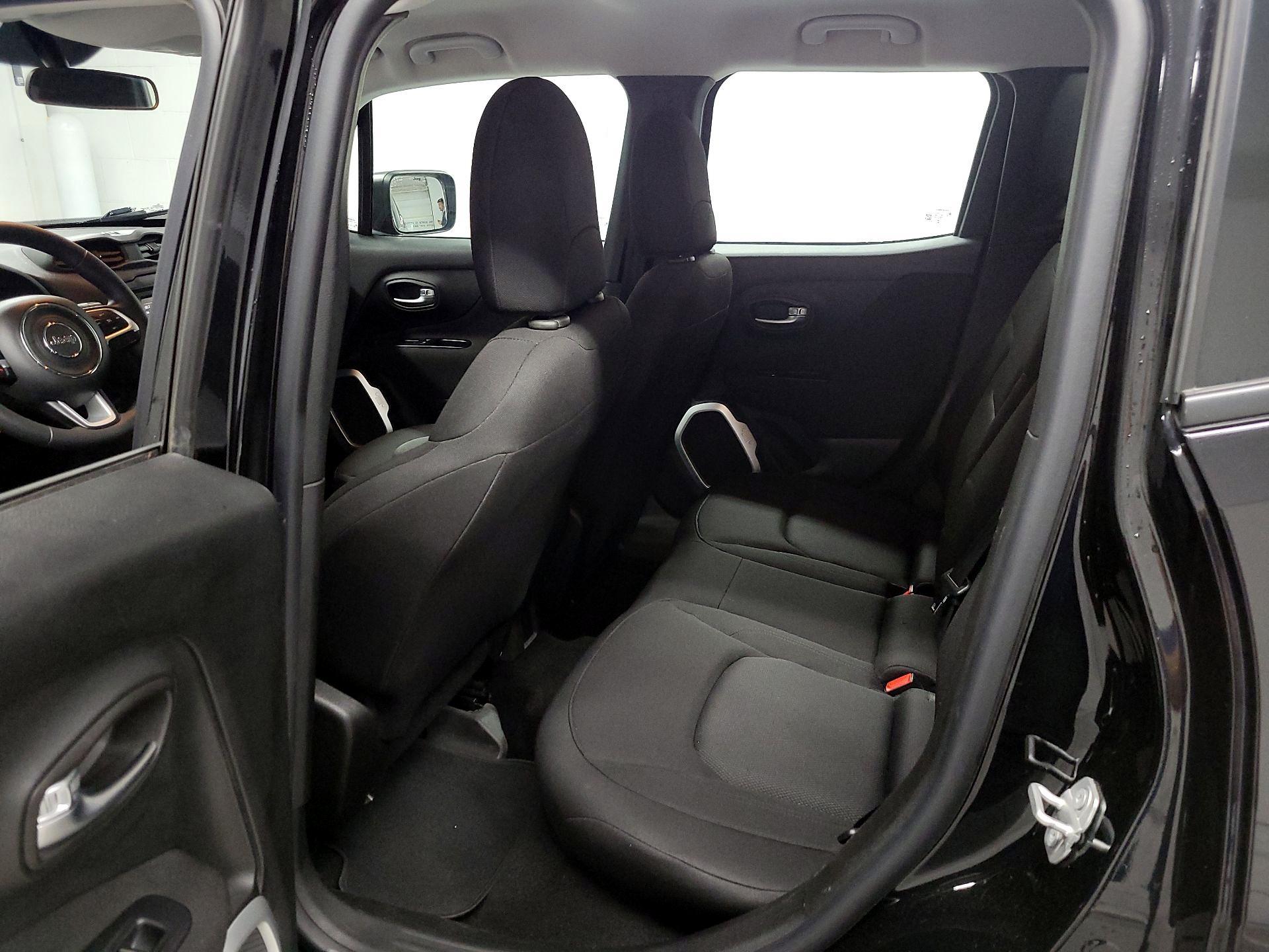 Thumbnail: 2018 Jeep Renegade - 19