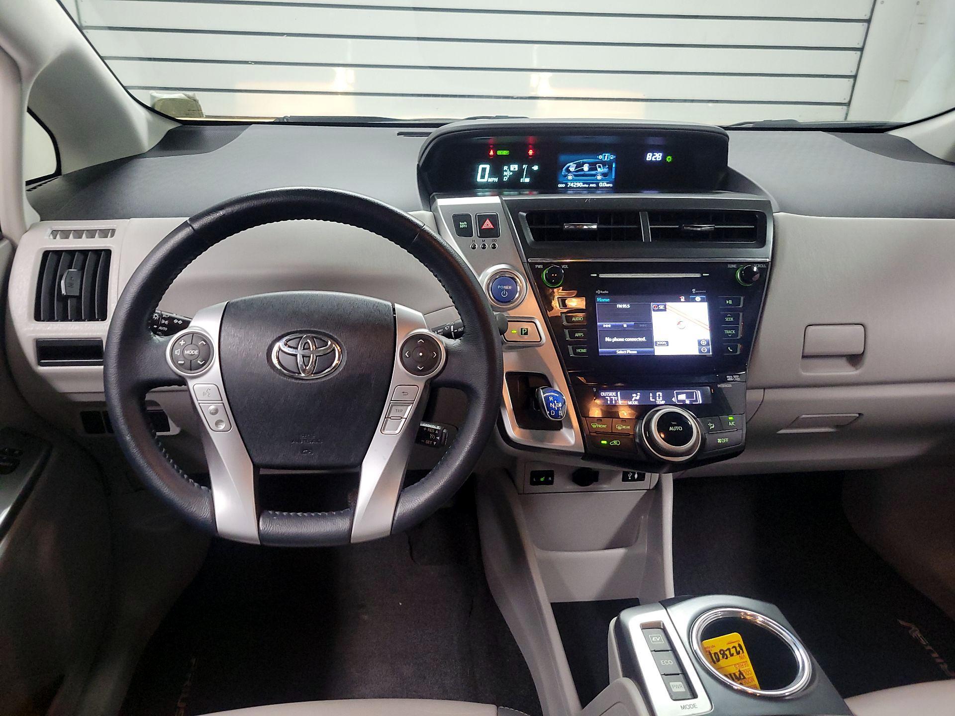 Thumbnail: 2015 Toyota Prius v - 9