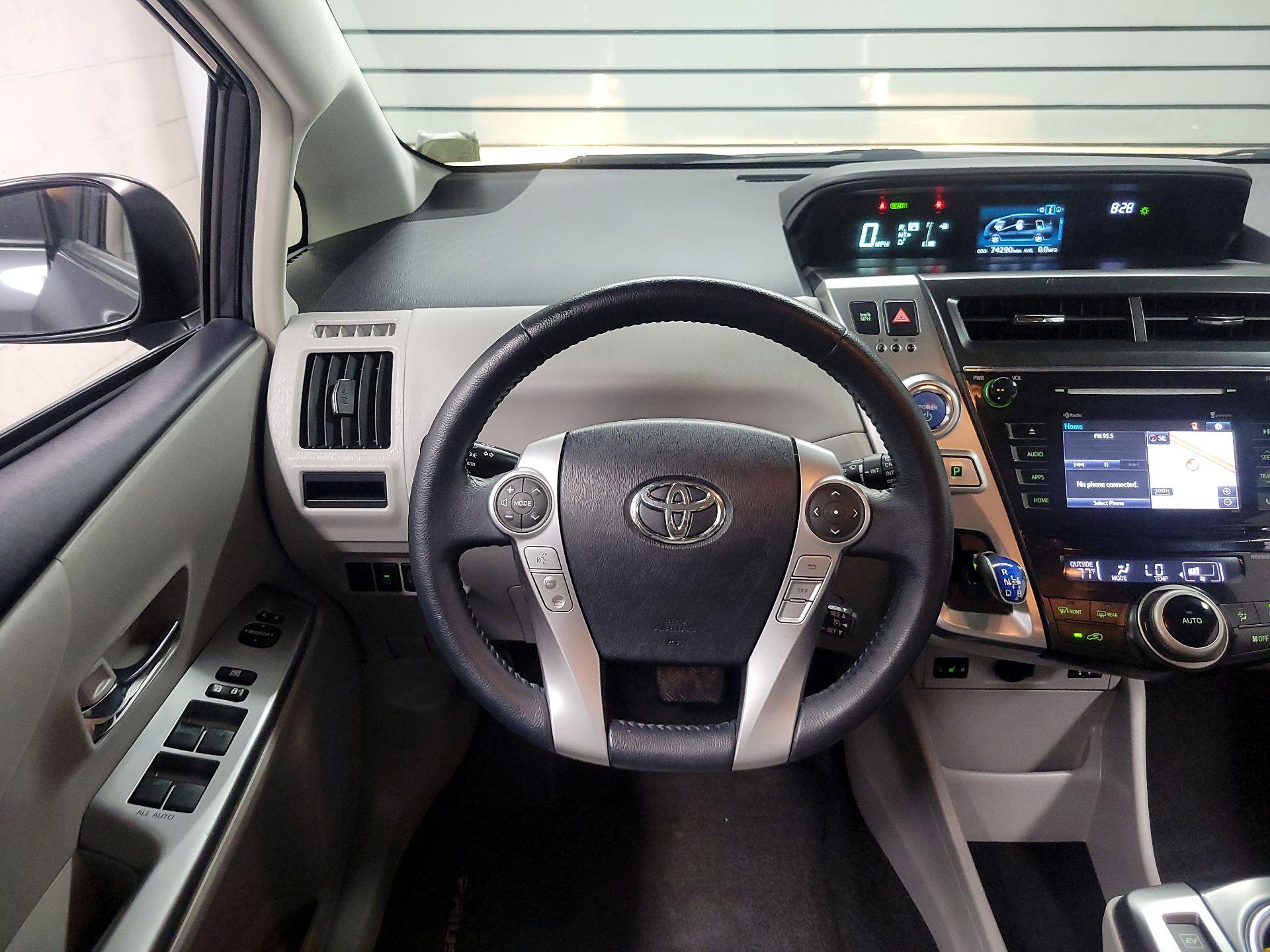 Thumbnail: 2015 Toyota Prius v - 10