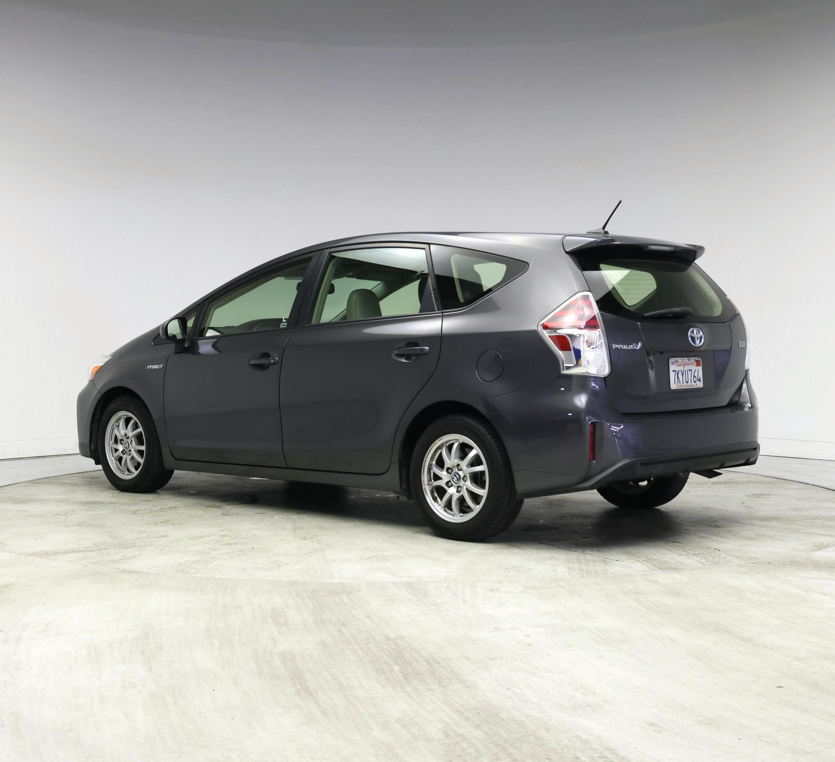 Thumbnail: 2015 Toyota Prius v - 2