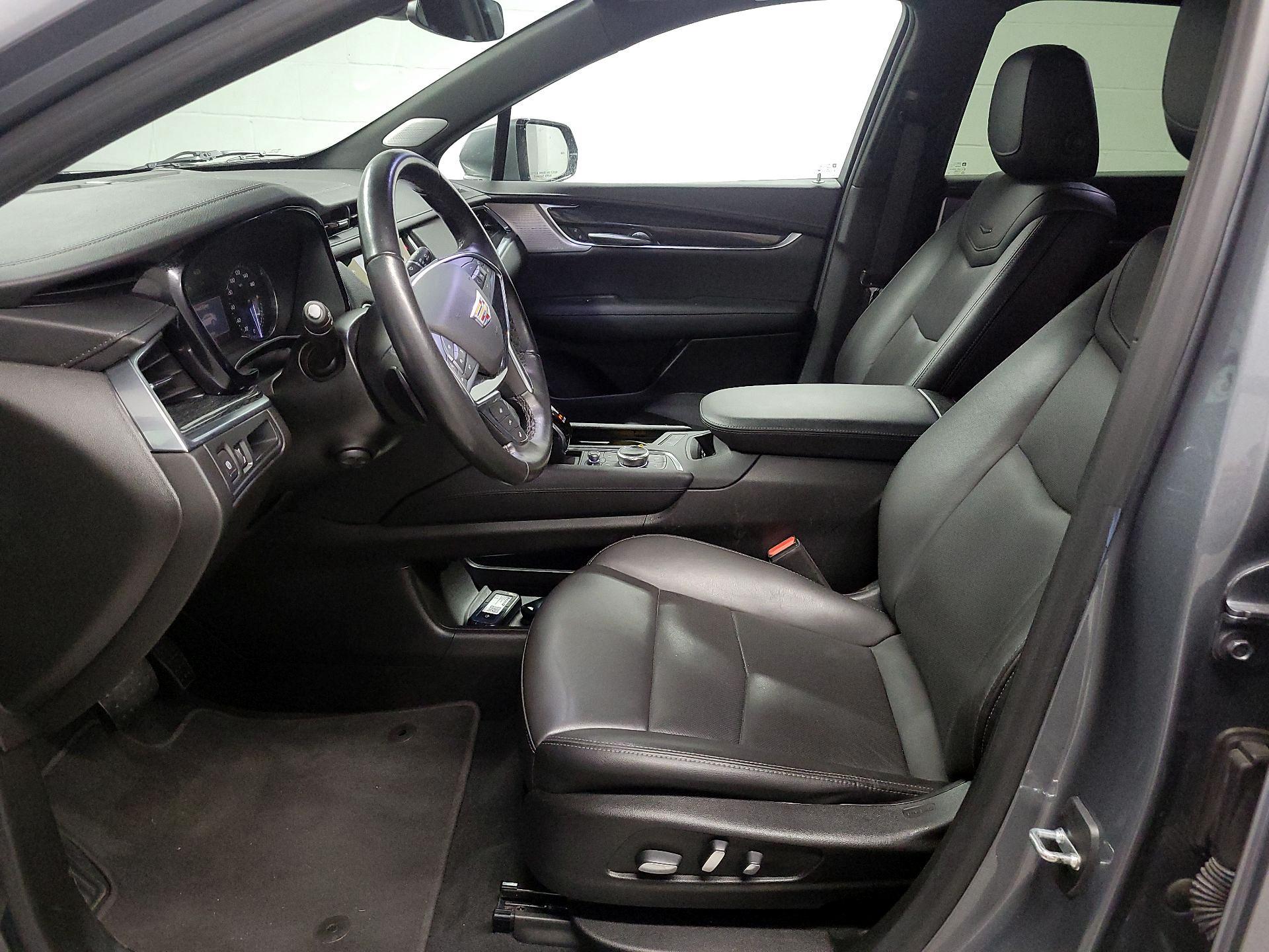 Thumbnail: 2021 Cadillac XT5 - 11