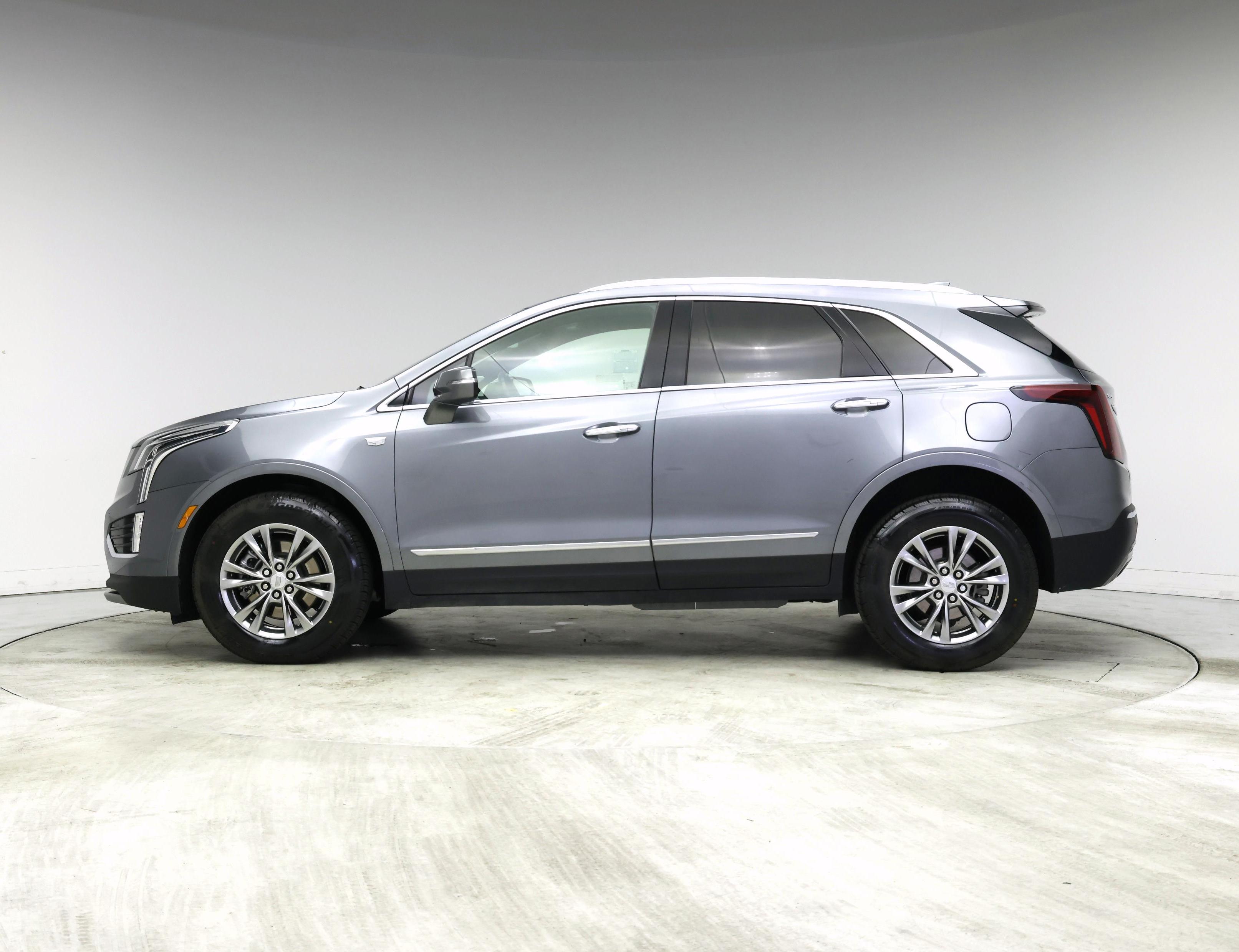 Thumbnail: 2021 Cadillac XT5 - 3