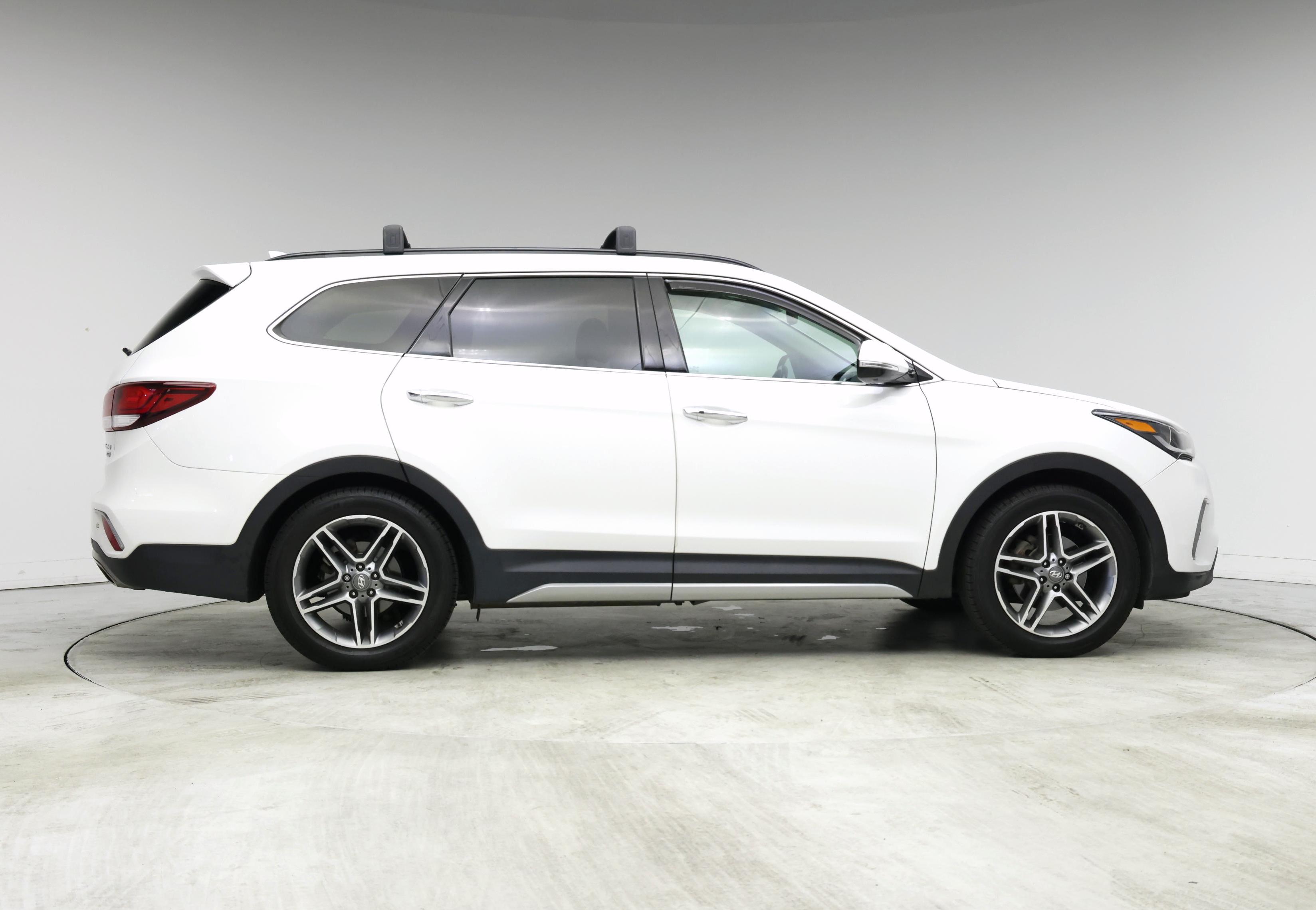 Thumbnail: 2017 Hyundai Santa Fe - 7