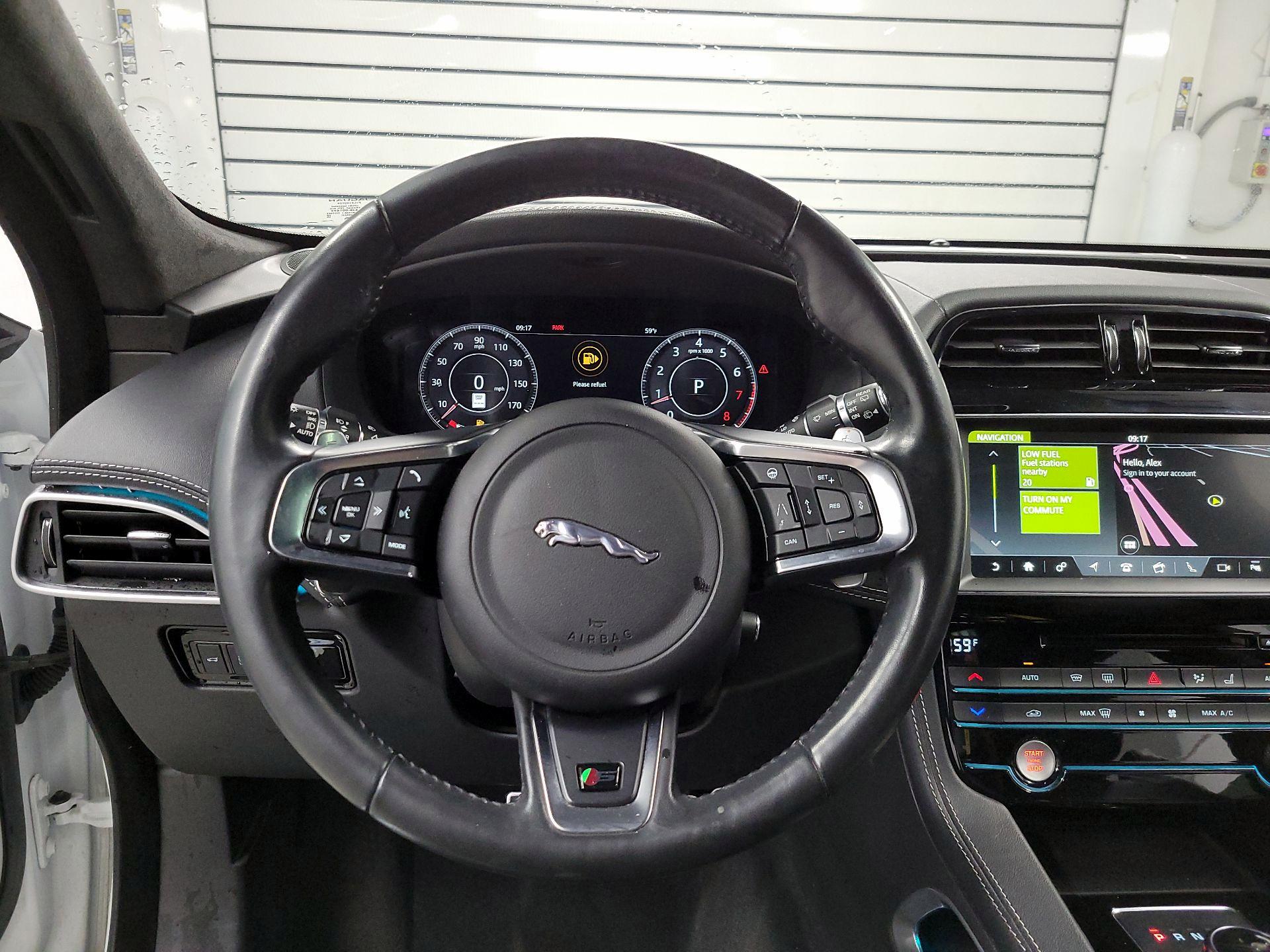 Thumbnail: 2019 Jaguar F-Pace - 10