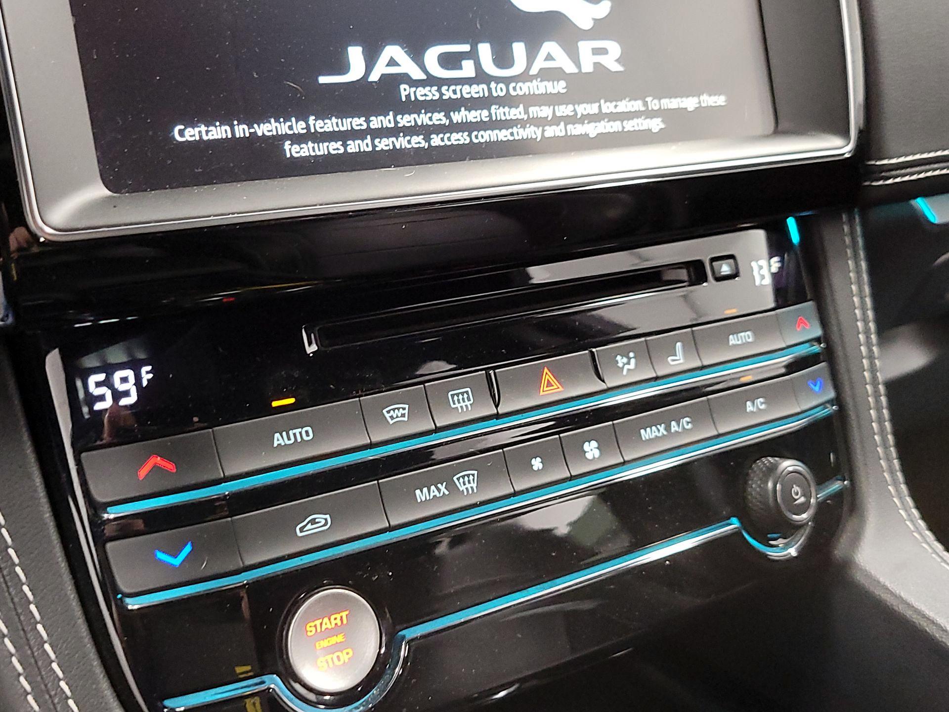 Thumbnail: 2019 Jaguar F-Pace - 17