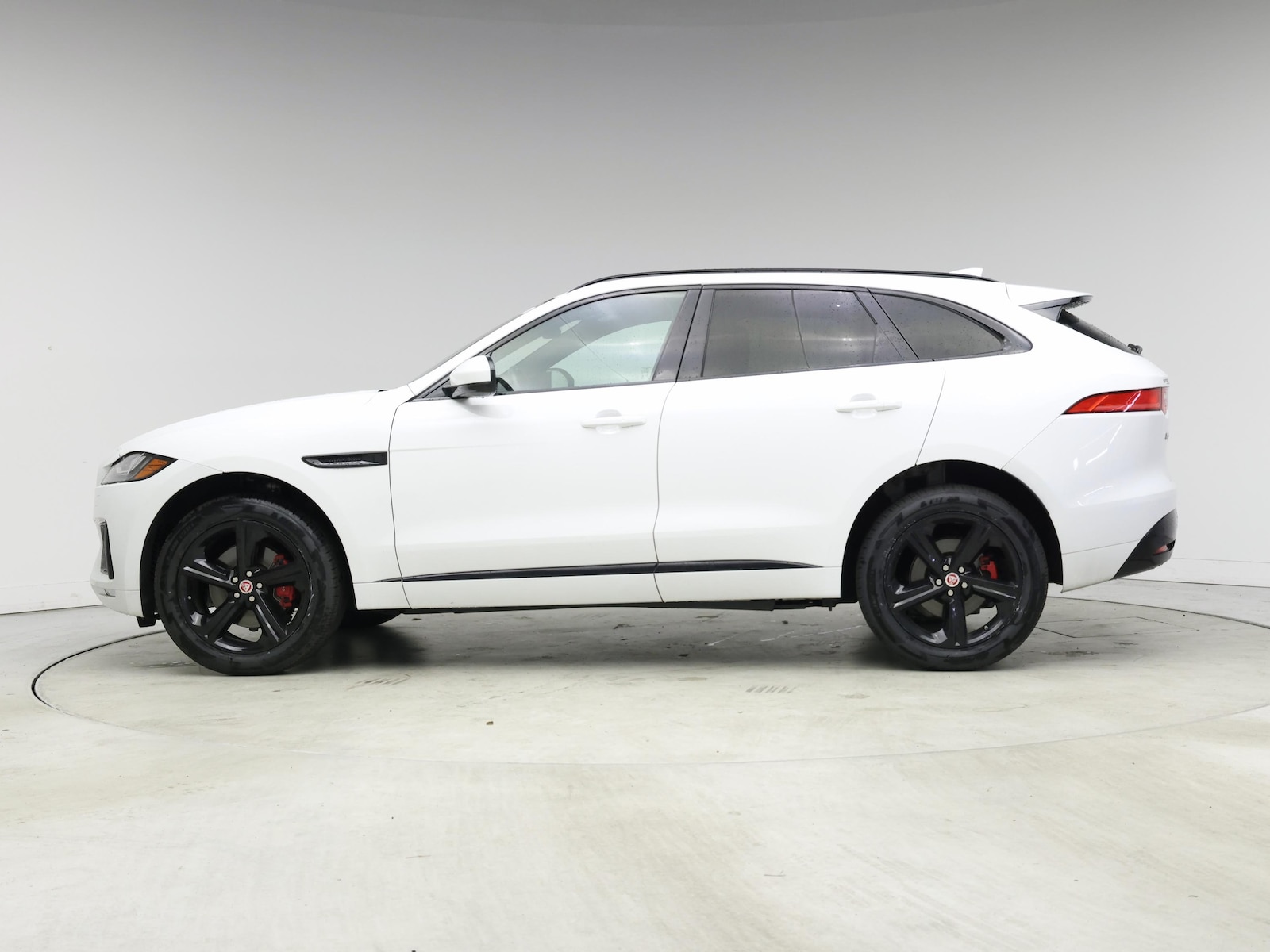 2019 Jaguar F-Pace S - Photo 4