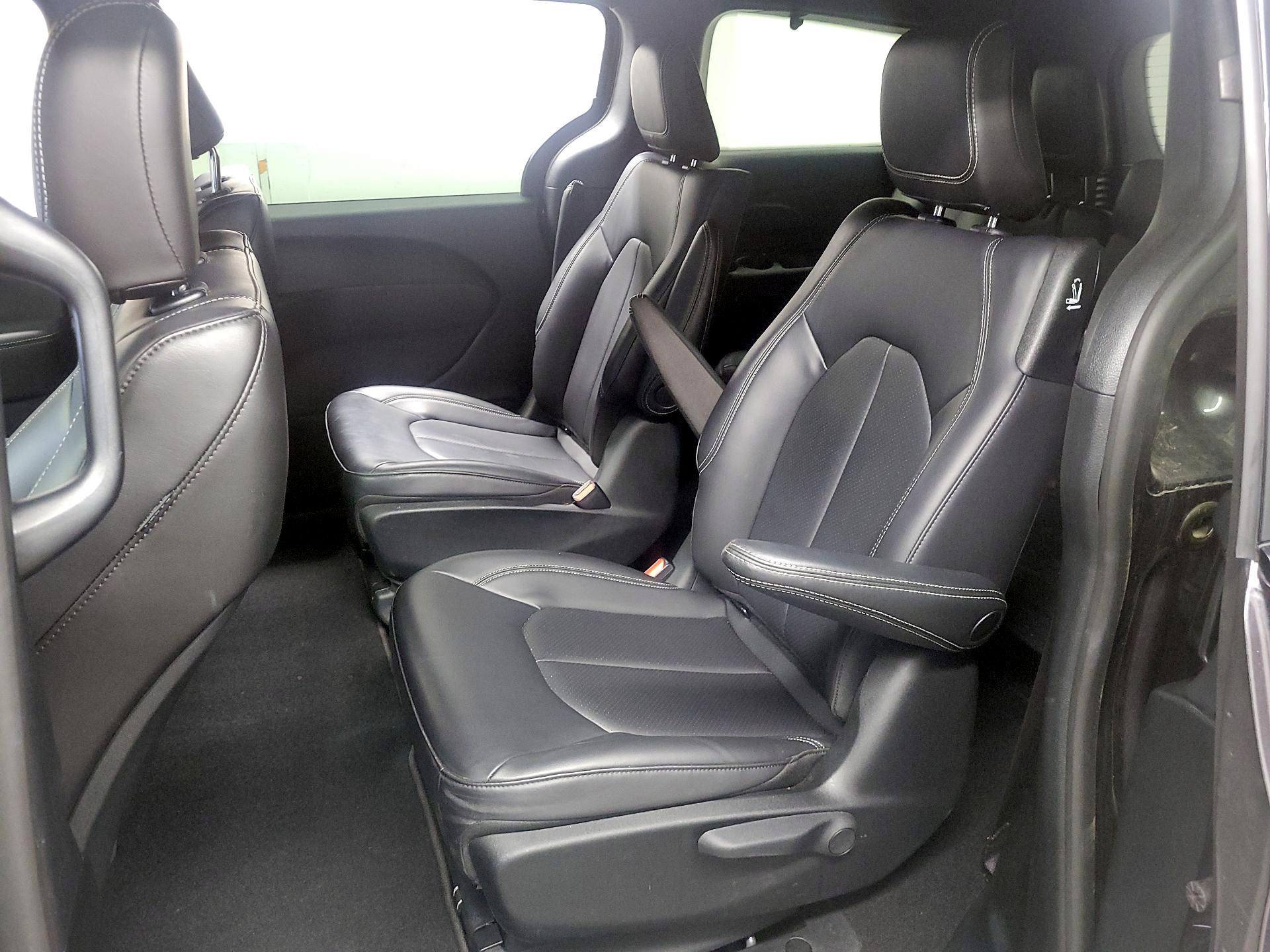 Thumbnail: 2023 Chrysler Pacifica - 17