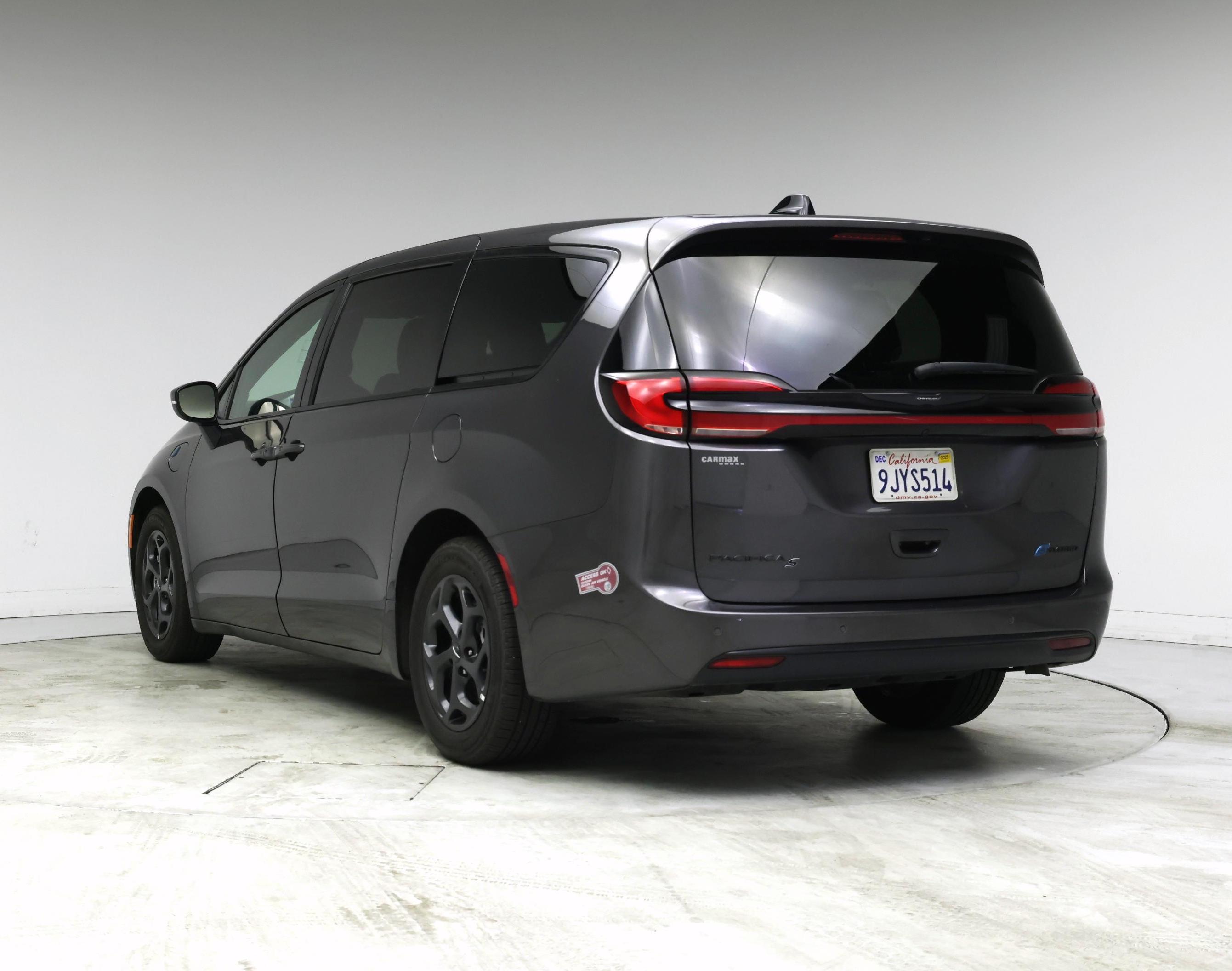 Thumbnail: 2023 Chrysler Pacifica - 2