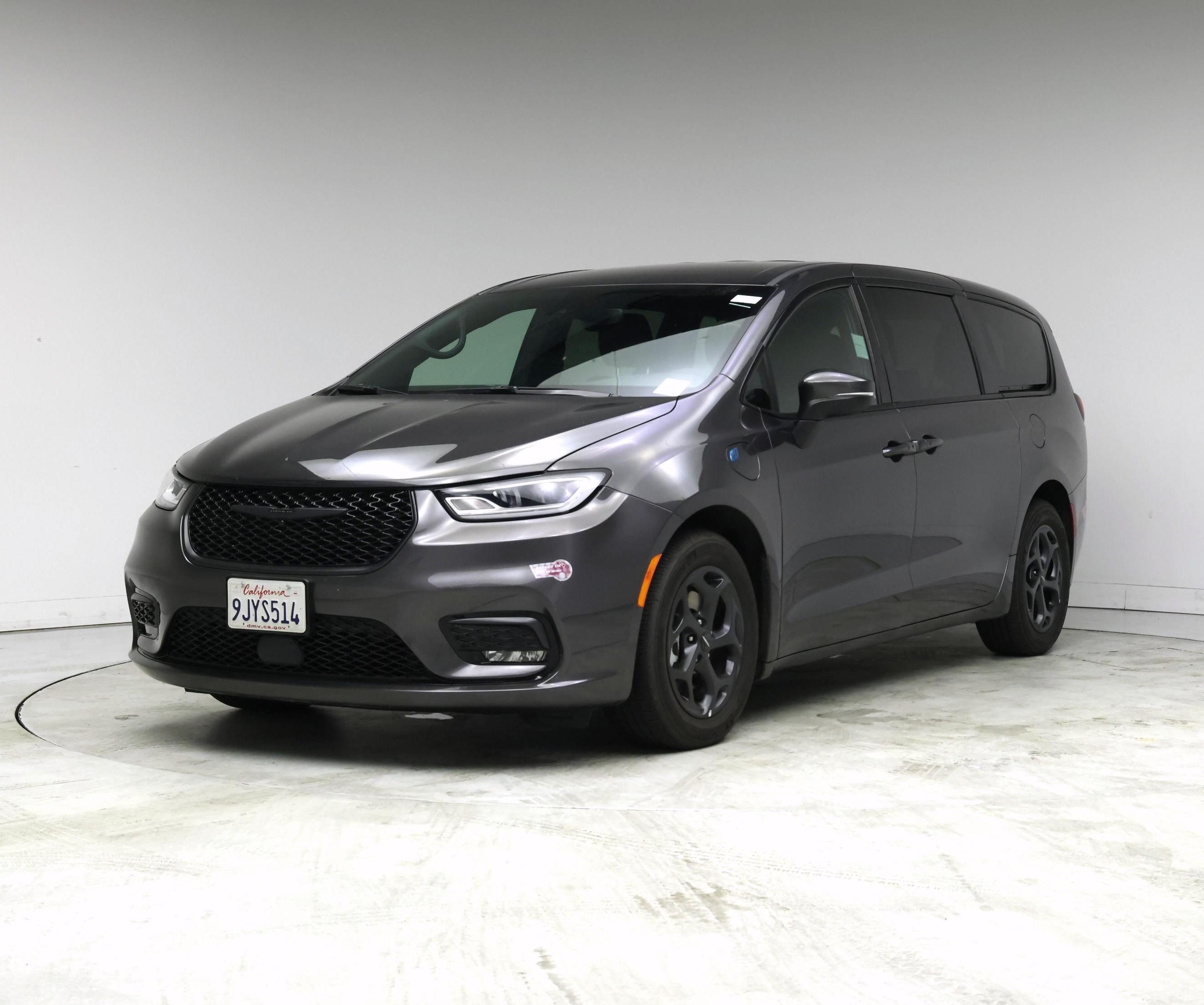 Thumbnail: 2023 Chrysler Pacifica - 4