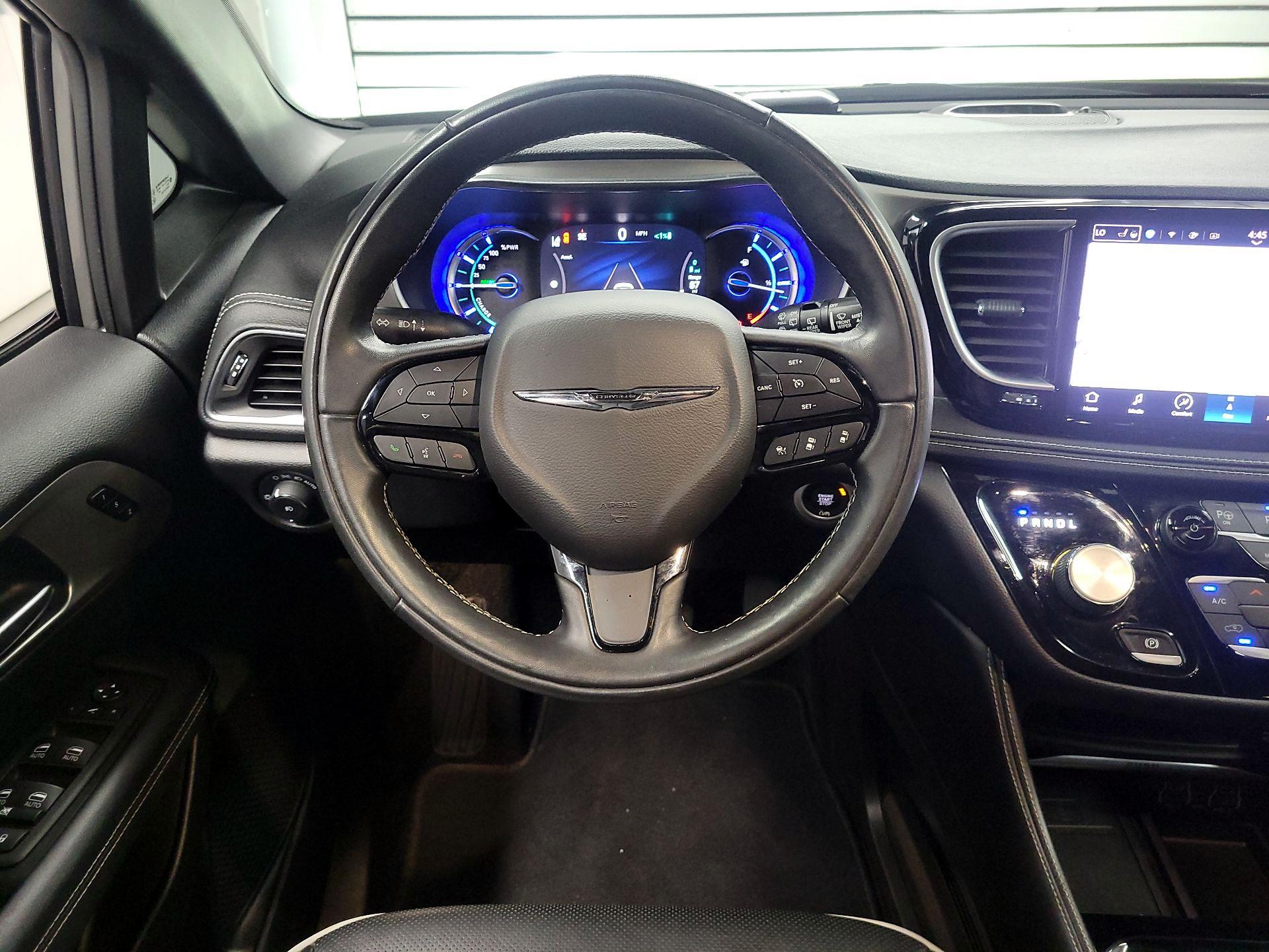 Thumbnail: 2022 Chrysler Pacifica - 10