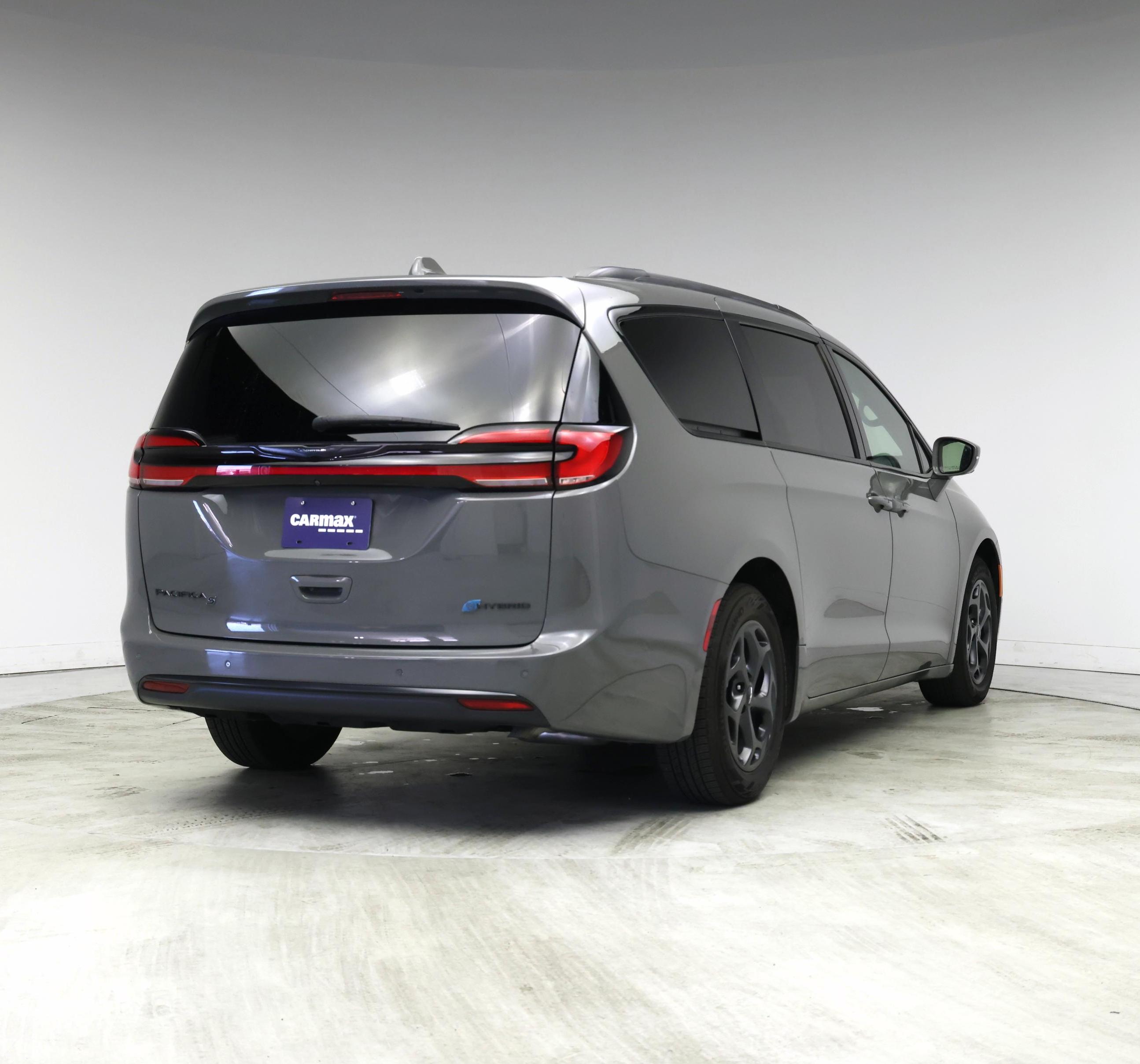 Thumbnail: 2022 Chrysler Pacifica - 8