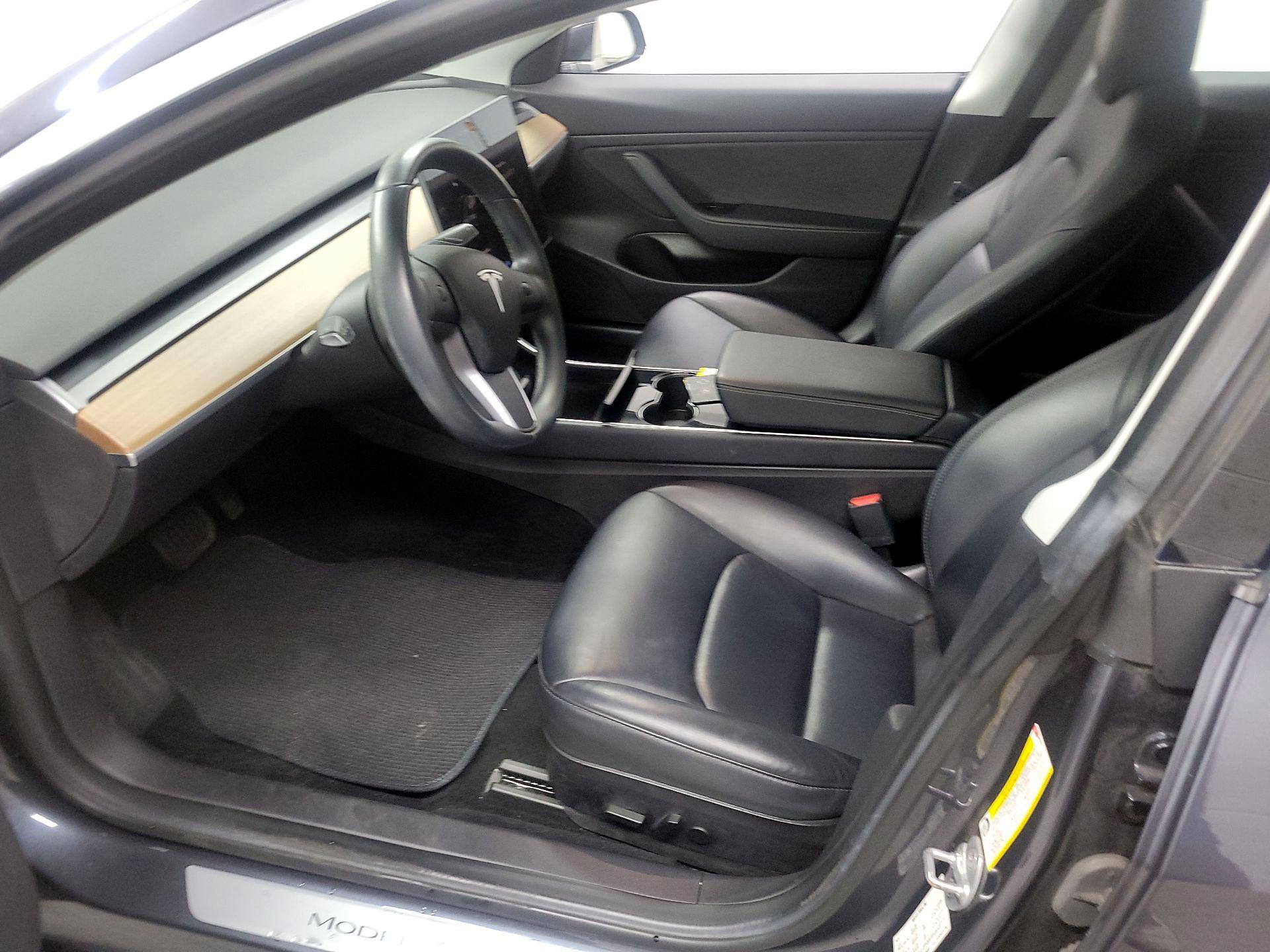 Thumbnail: 2019 Tesla Model 3 - 11