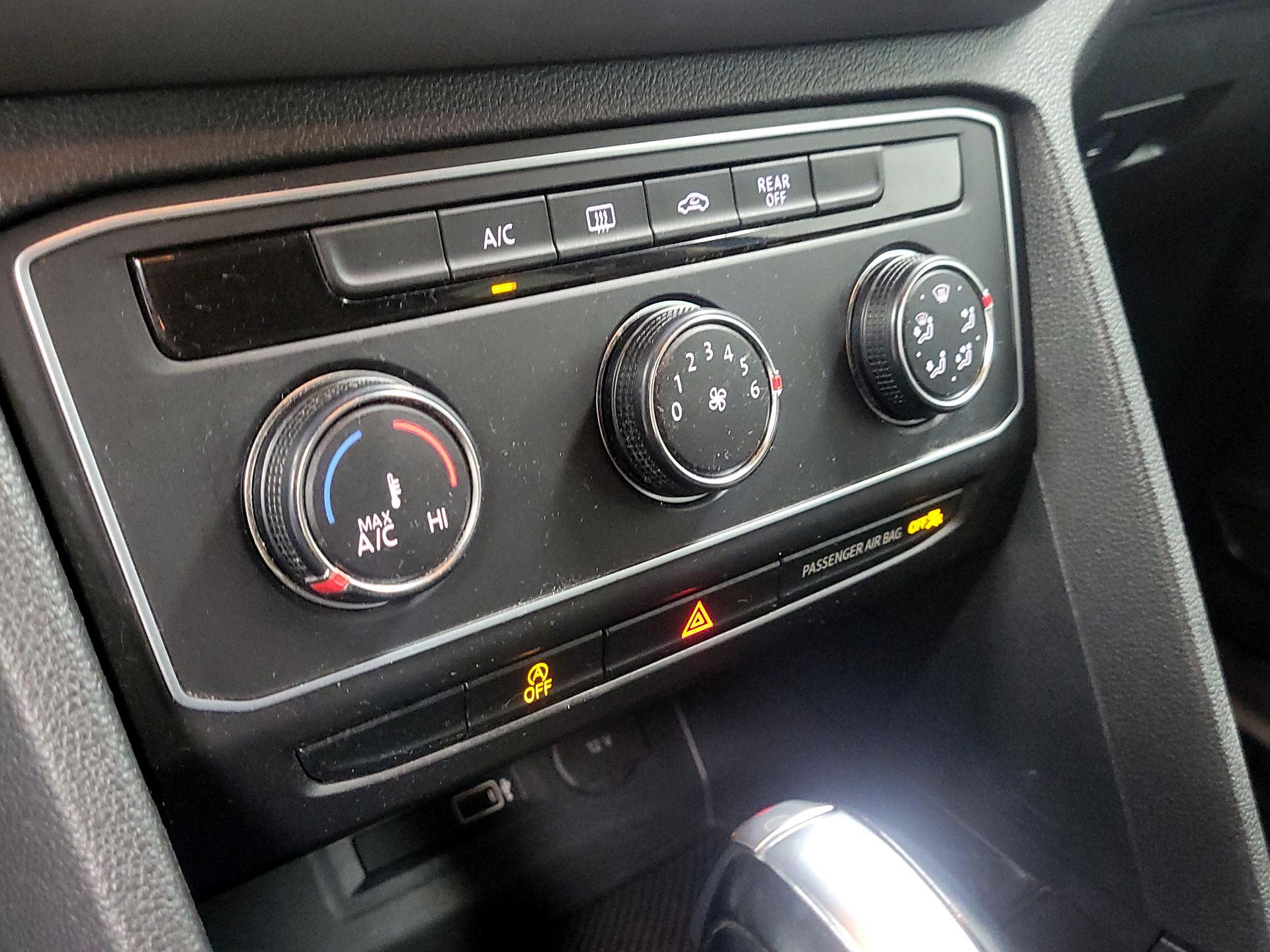 Thumbnail: 2019 Volkswagen Atlas - 16