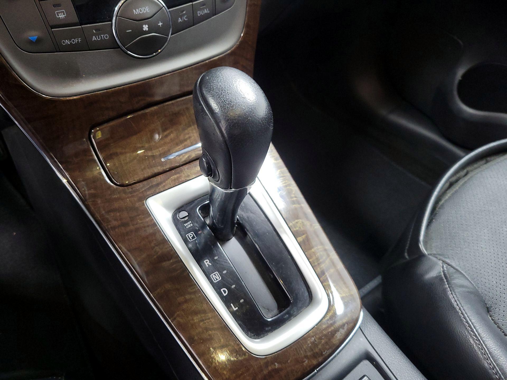 Thumbnail: 2014 Nissan Sentra - 18