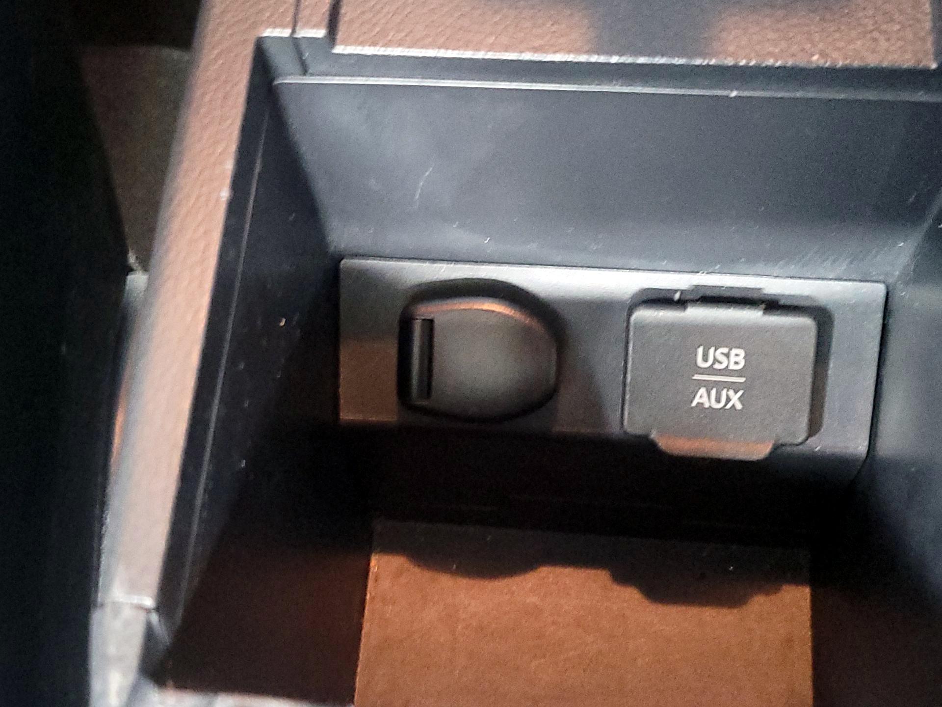 Thumbnail: 2014 Nissan Sentra - 19