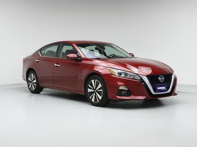 Red 2019 Nissan Altima SV