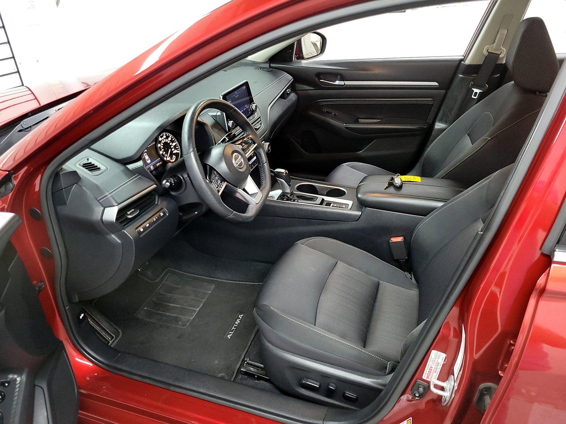 Thumbnail: 2019 Nissan Altima - 11