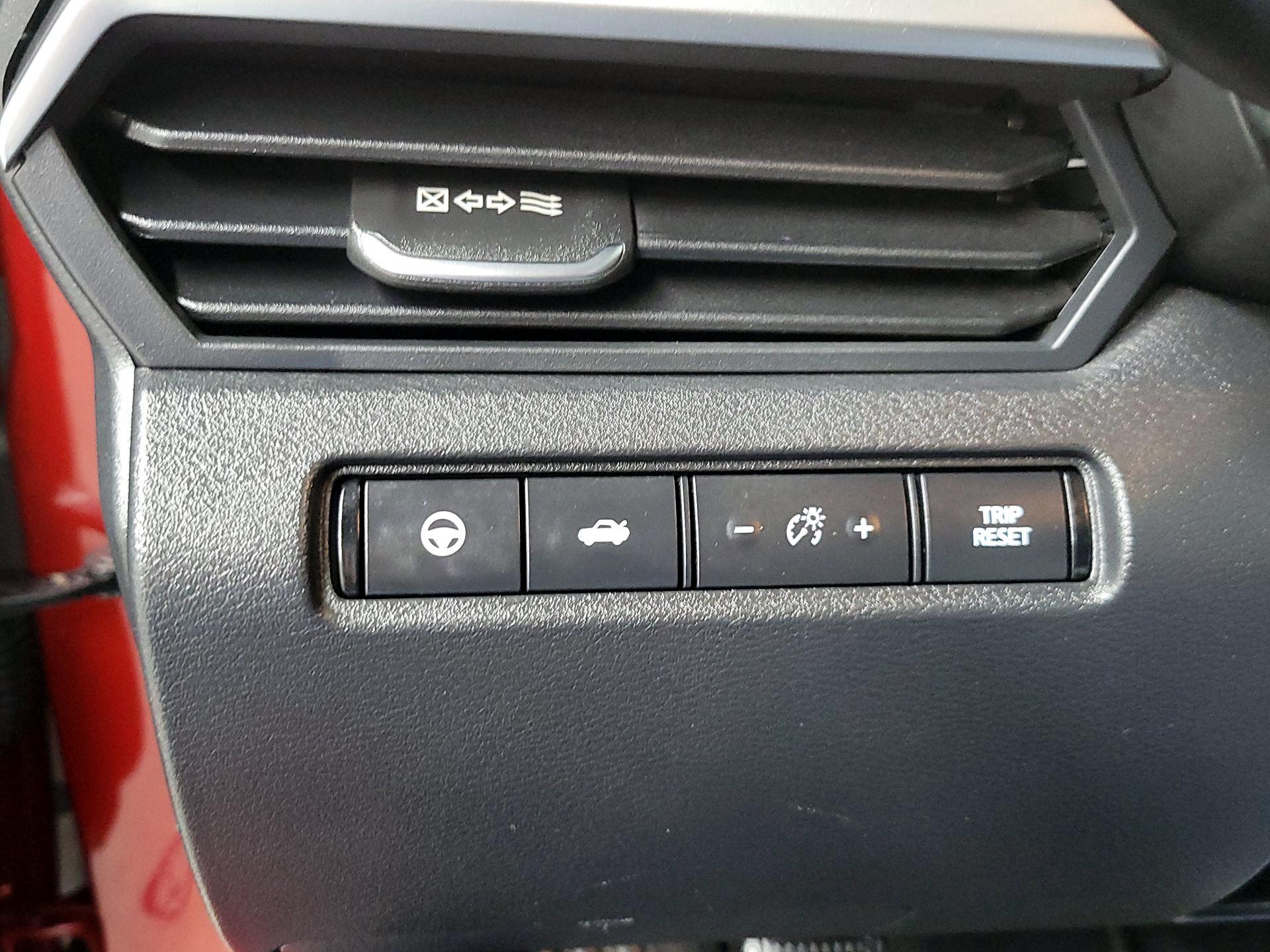 Thumbnail: 2019 Nissan Altima - 13