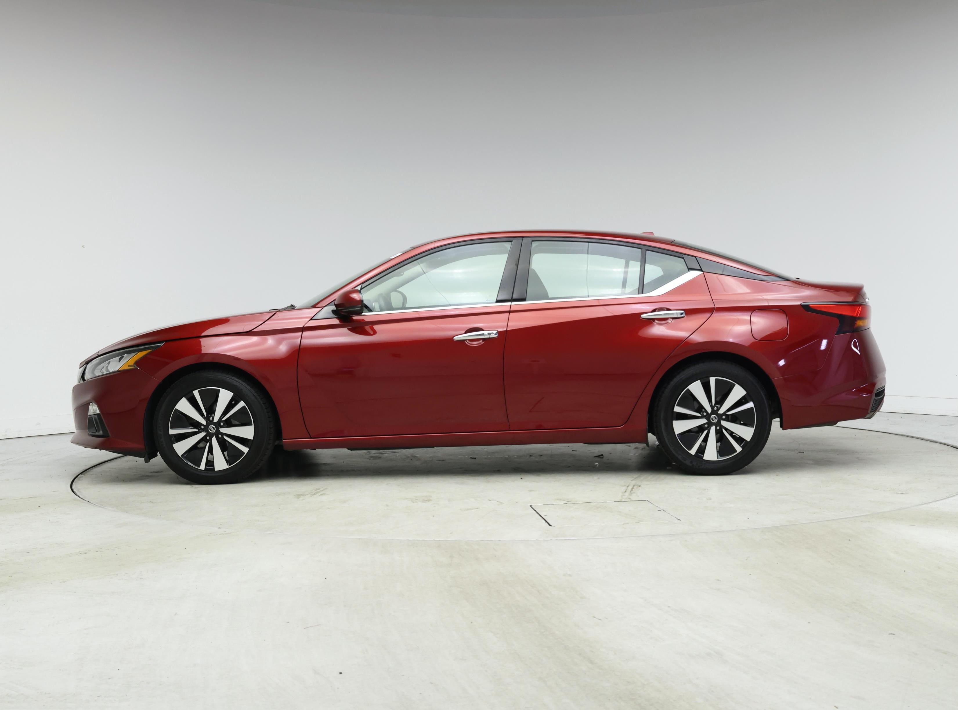 Thumbnail: 2019 Nissan Altima - 3