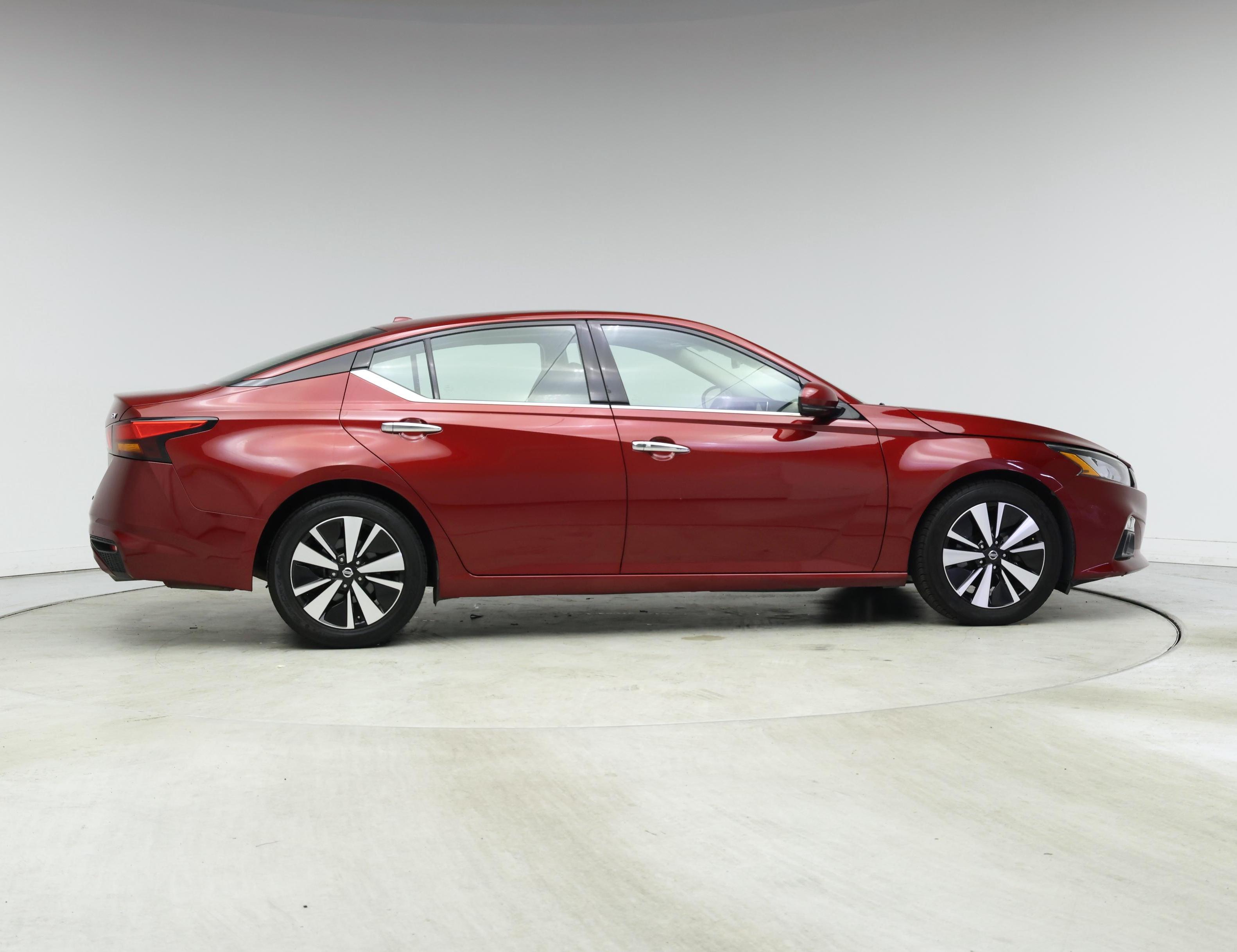 Thumbnail: 2019 Nissan Altima - 7