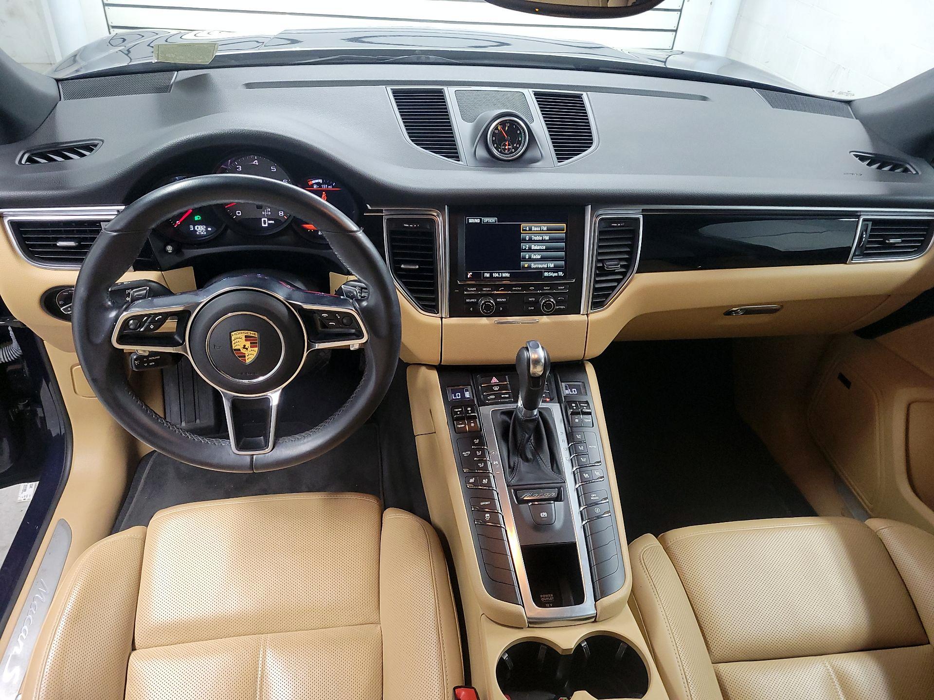 Thumbnail: 2016 Porsche Macan - 9
