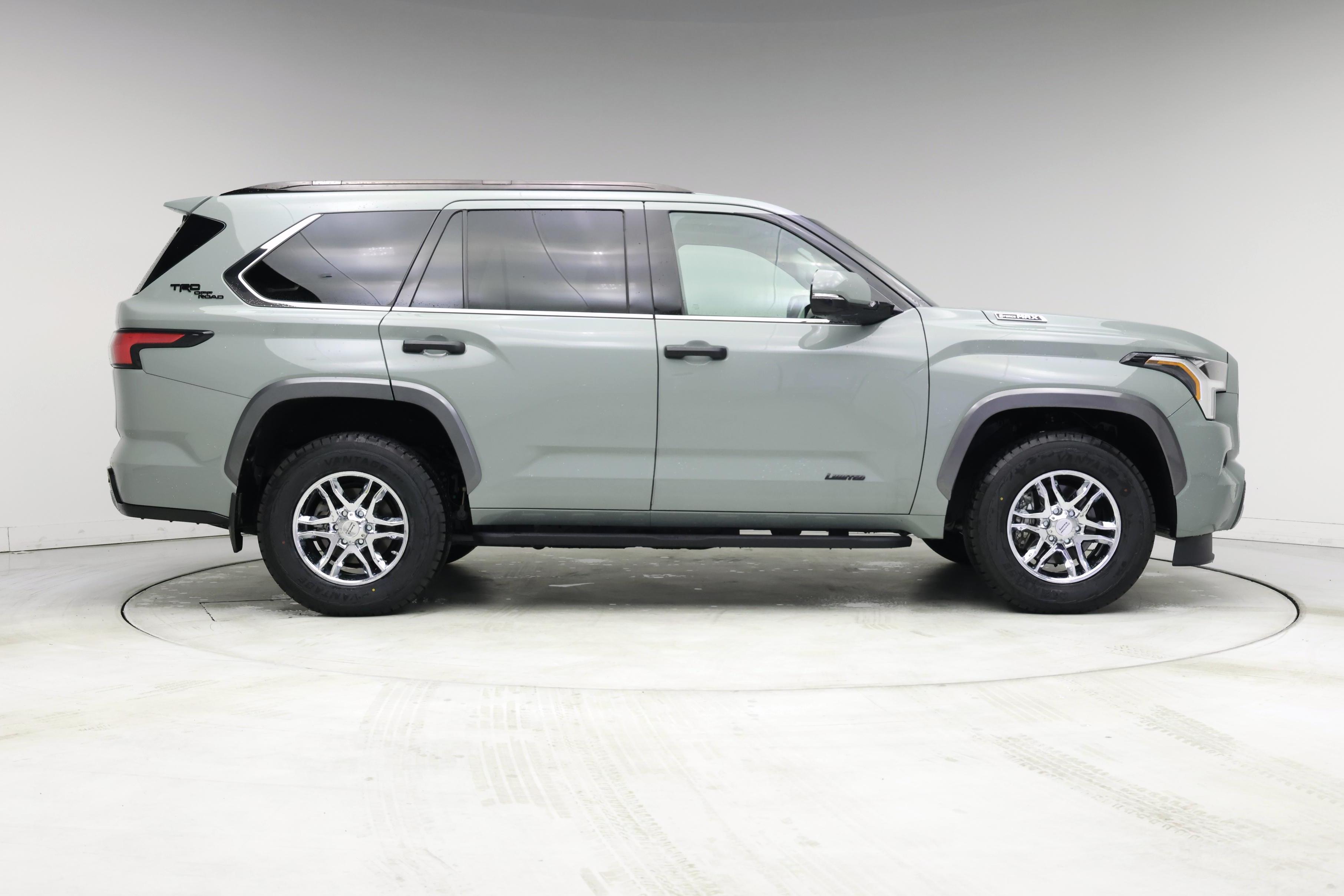 Thumbnail: 2023 Toyota Sequoia - 7