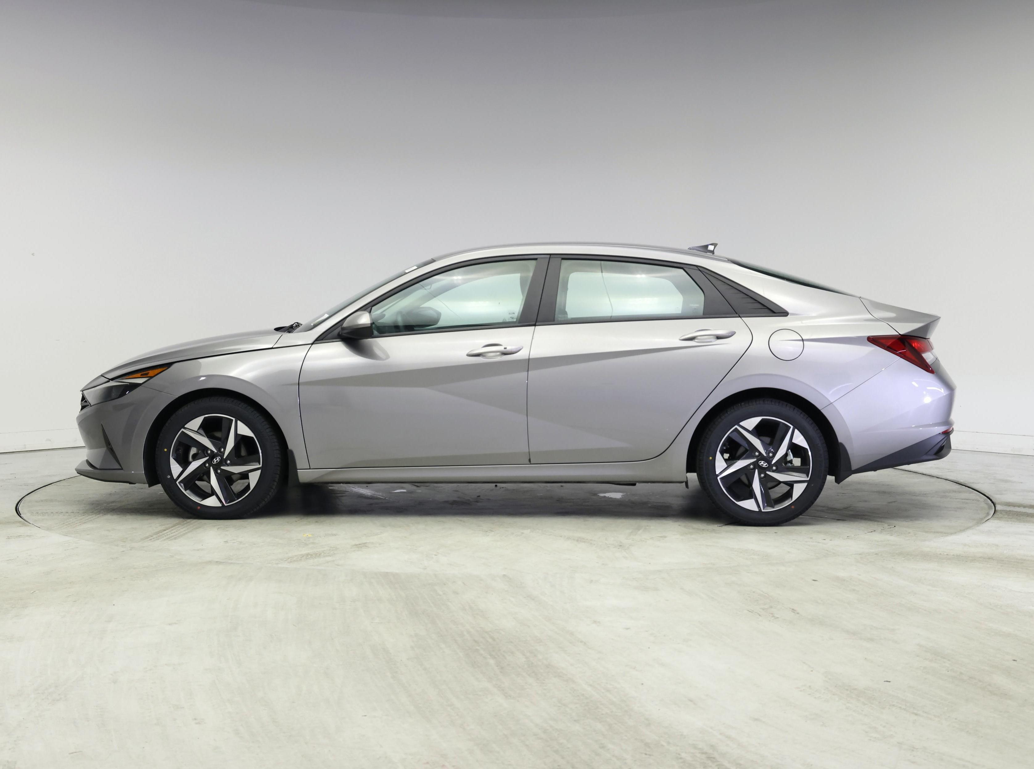 Thumbnail: 2023 Hyundai Elantra - 3